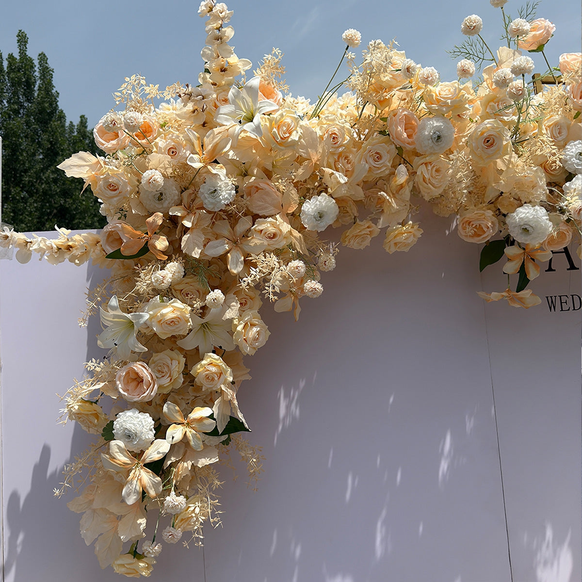 ترتيب زهور صناعية مستوحاة من الربيع – مجموعة زهور صناعية باللونين الأزرق والأصفر للفعاليات FA-264