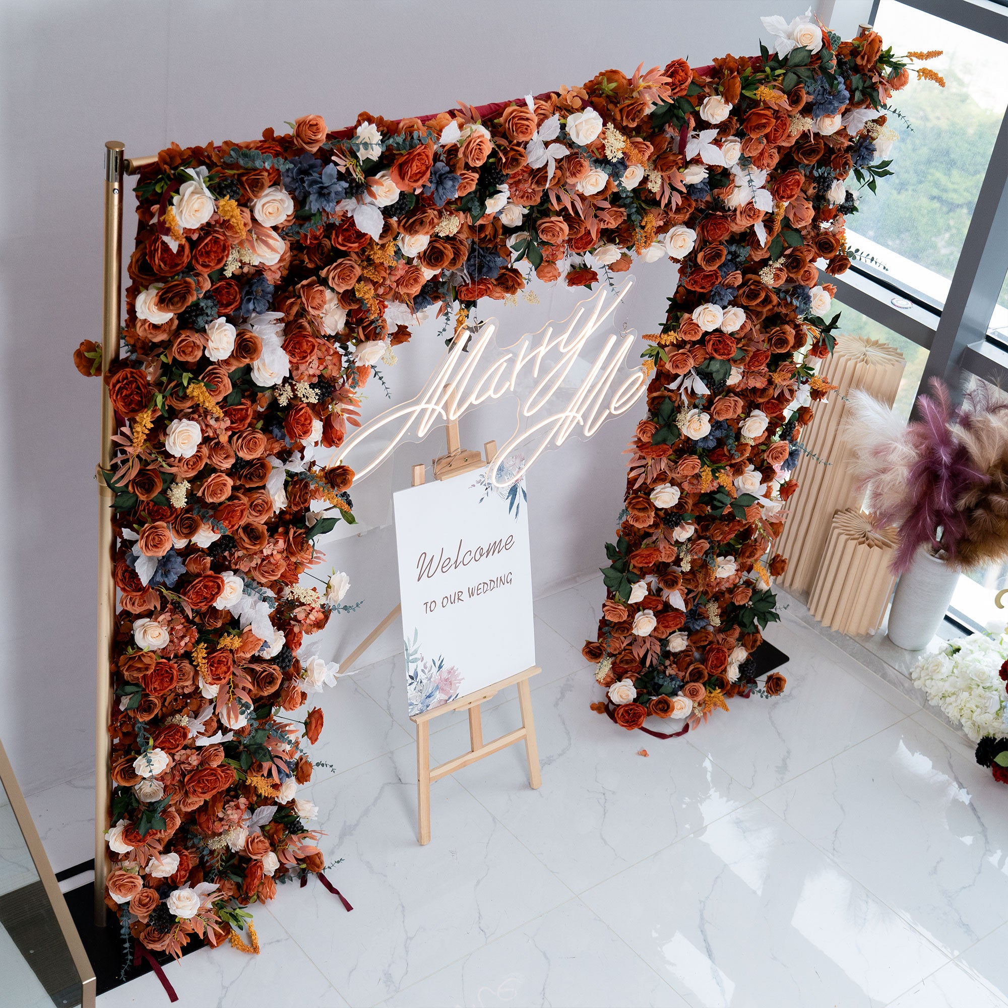 Arche florale élégante en forme de lune pour cérémonie de mariage - Arche de fleurs artificielles pour mariages, événements et occasions spéciales