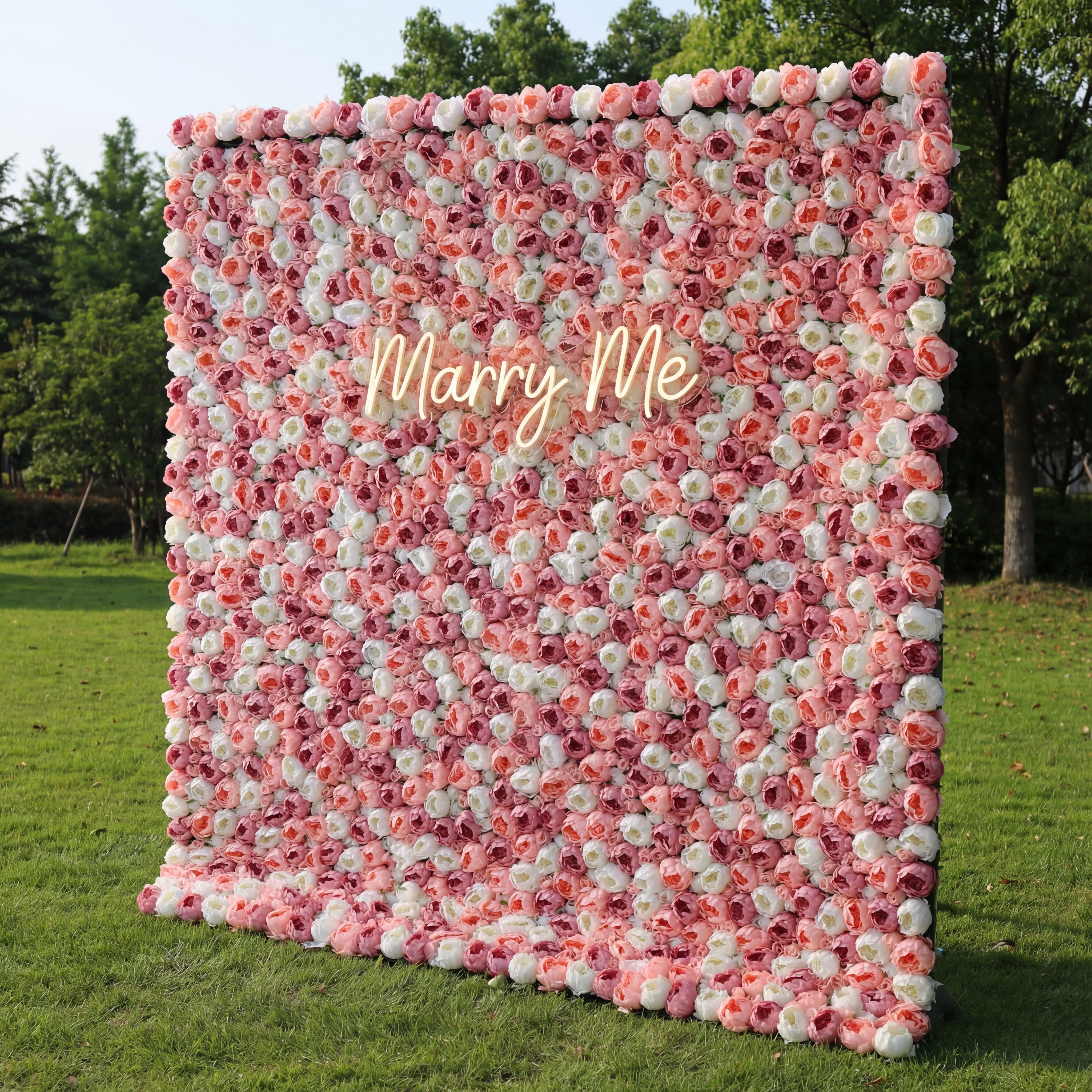 Valar Flowers Presenta: Blush and Whisper – Una Ensamblaje Soñador de Rosas de Tela en Rosa Claro y Crema – Pared Floral Perfecta para Bodas, Eventos y Decoración Interior Elegante.-VF-216