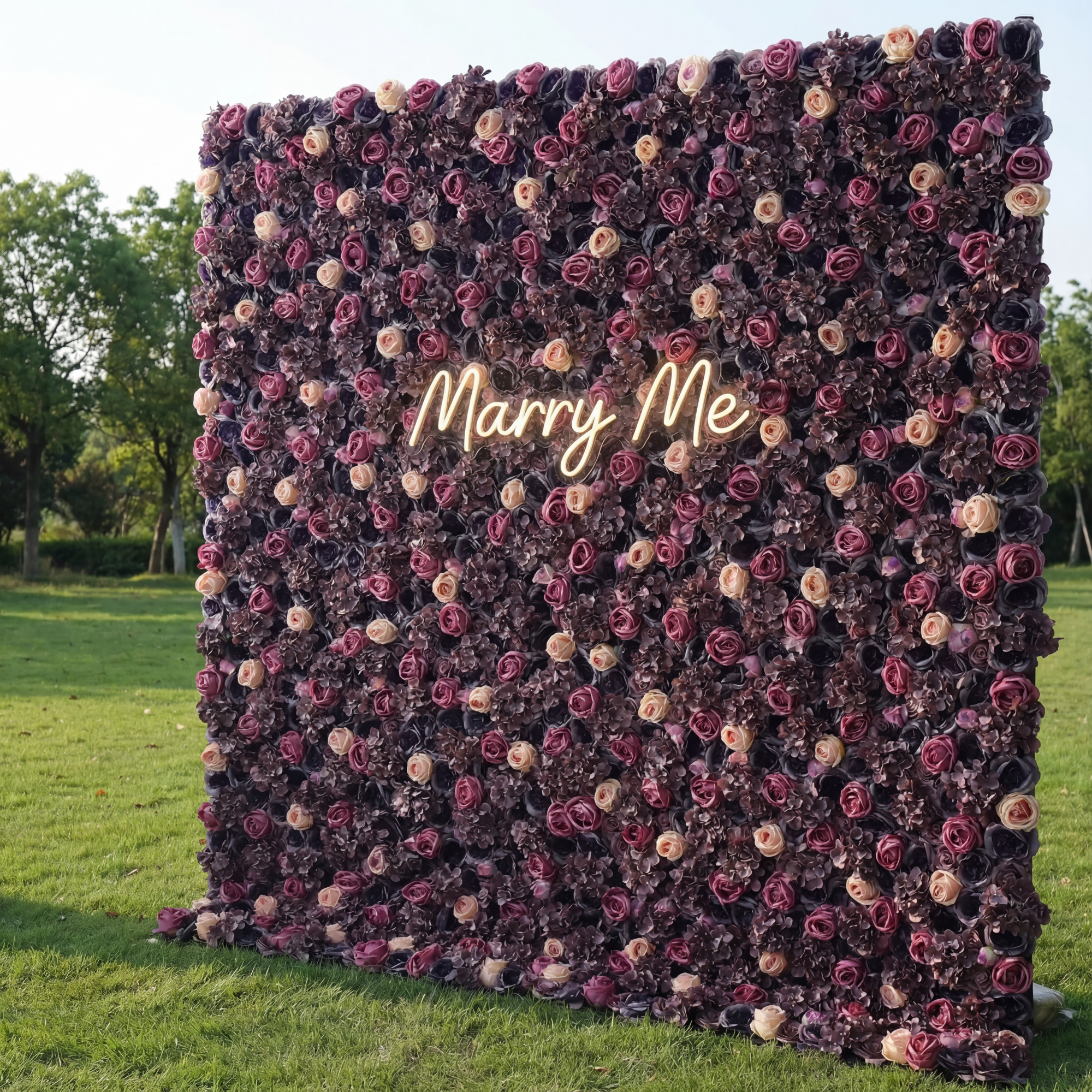 ValarFlowers Artificial Floral Wall Backdrop: Regal Roses Reverie - Un Laberinto Lujoso de Tonos Lavanda y Lila-VF-247