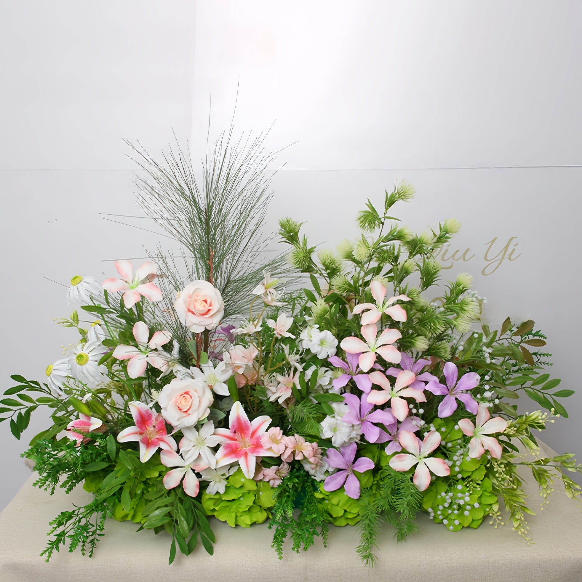 Configuración de flores artificiales inspiradas en la primavera – Conjunto de flores artificiales azules y amarillas para eventos FA-264