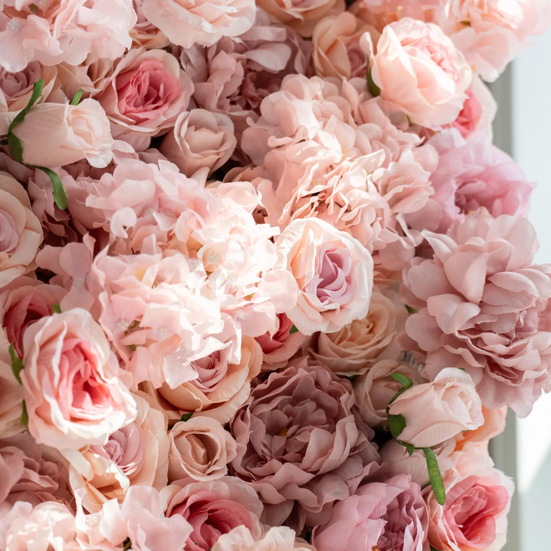 Valar Flowers Roll Up Stoff Künstliche Brandy Pink Rose Blumenwand Hochzeitskulisse, Florale Partydekoration, Eventfotografie-VF-053 