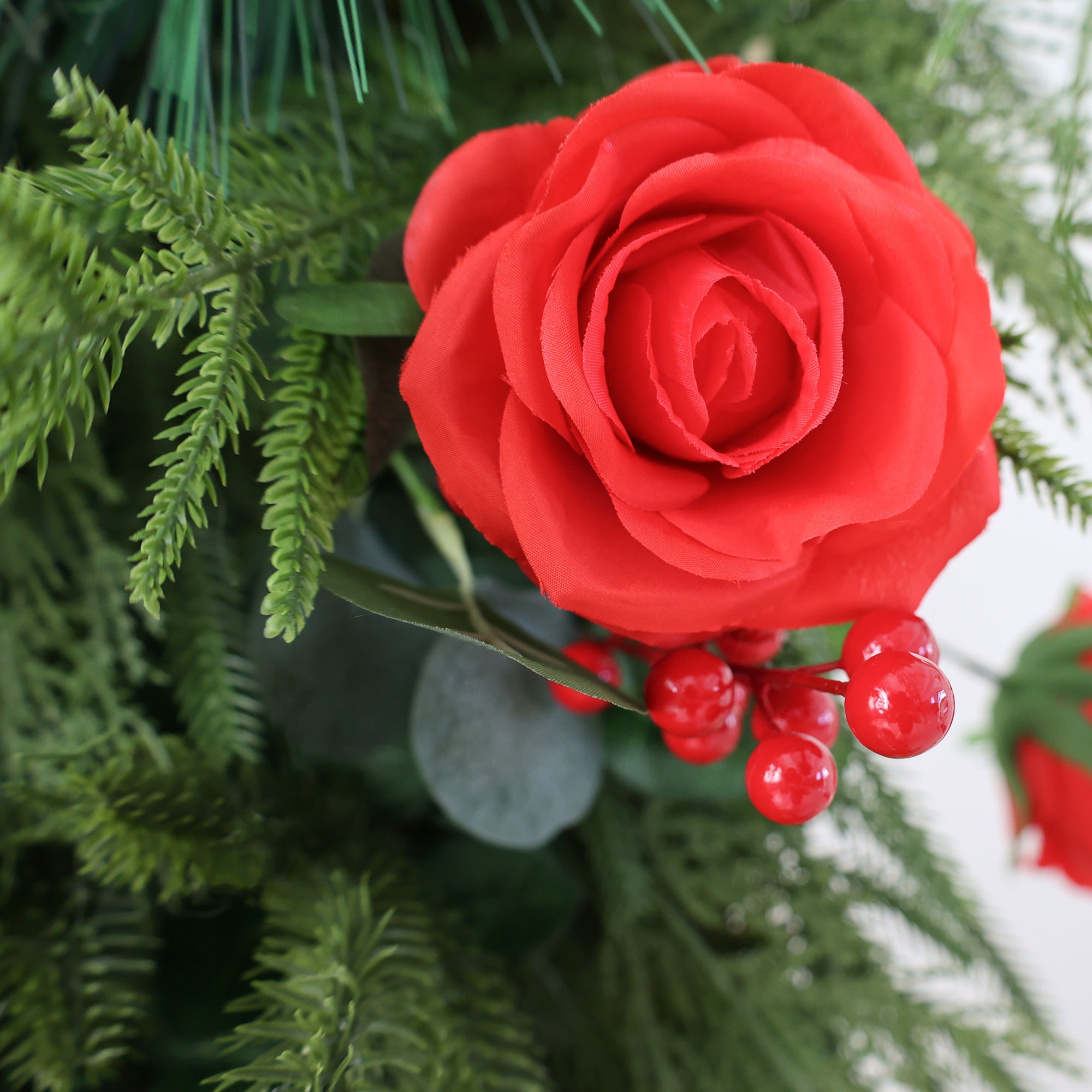 Valar Flower Christmas Themed Floral Wall Backdrop: Festive Evergreen & Red Rose Masterpiece for Holiday Events & Decor-VF-491-2