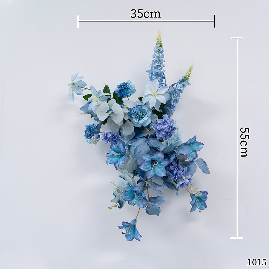 エレガントな青と白の花柄ウェディングアーチ、人工花のアレンジメント
