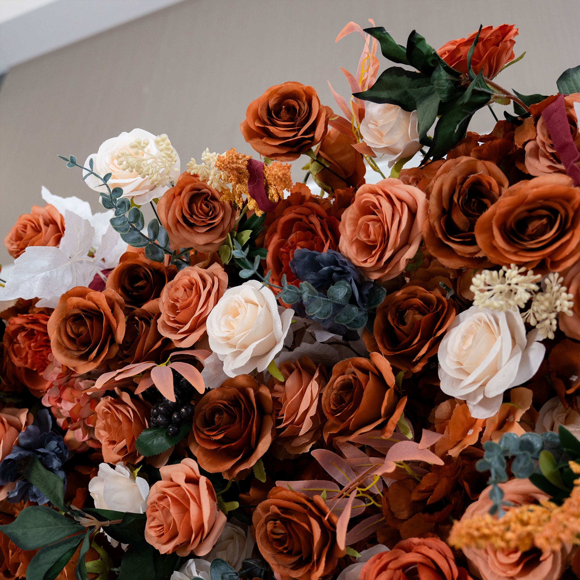 Arche florale élégante en forme de lune pour cérémonie de mariage - Arche de fleurs artificielles pour mariages, événements et occasions spéciales