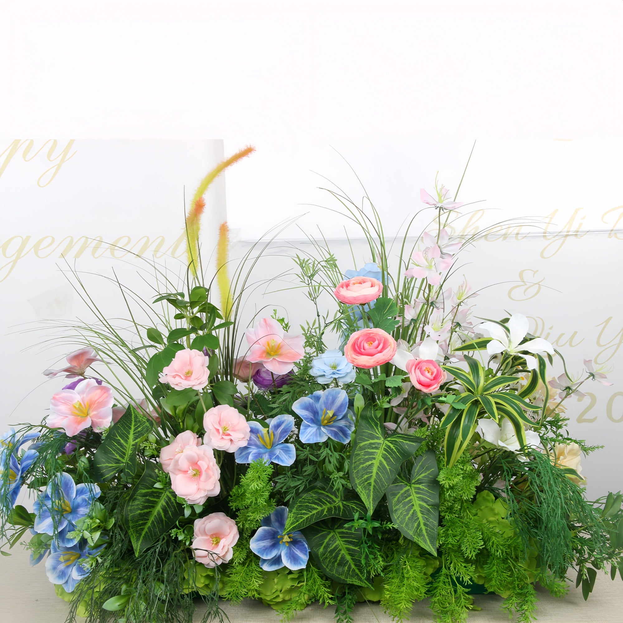 Configuración de flores artificiales inspiradas en la primavera – Conjunto de flores artificiales azules y amarillas para eventos FA-264