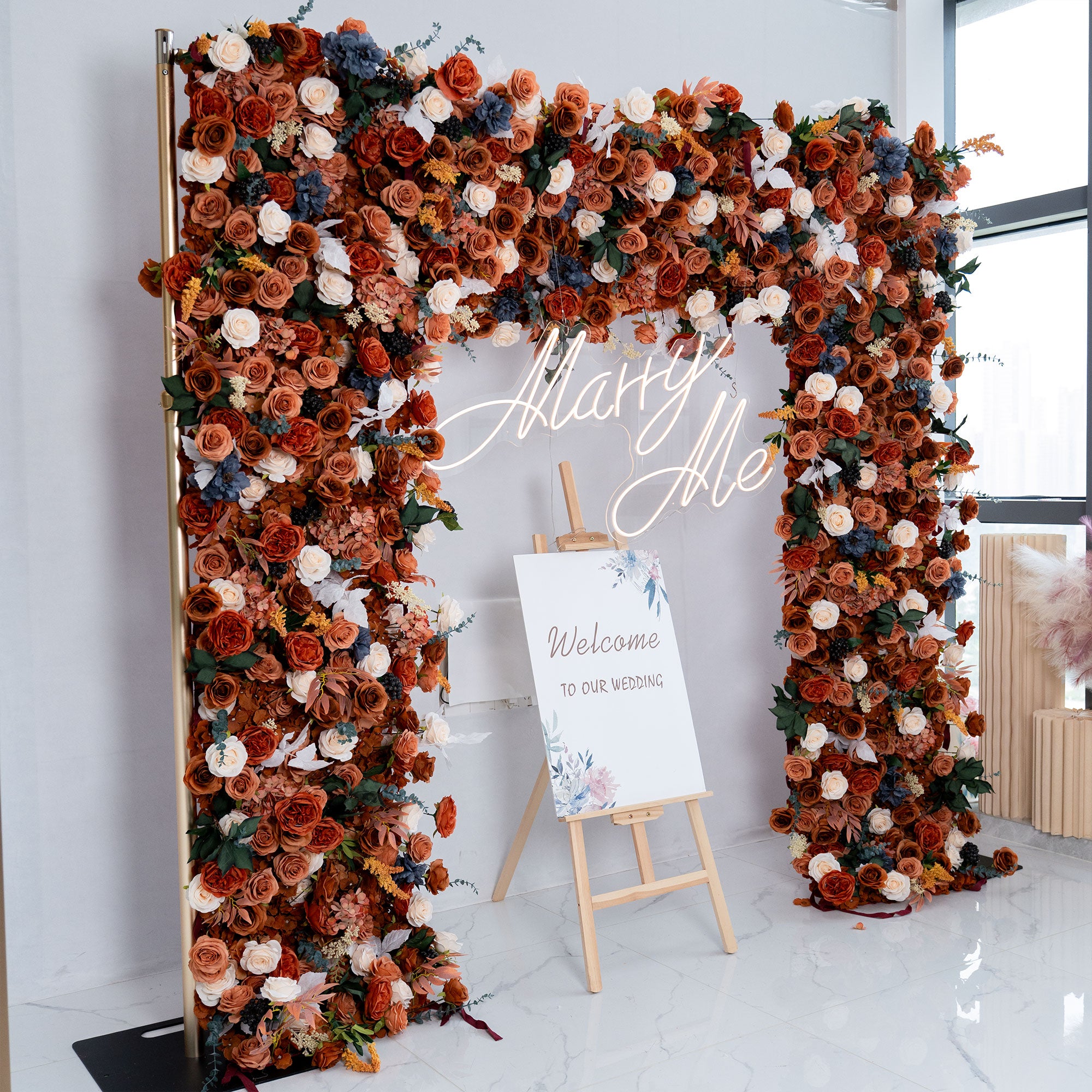 Arche florale élégante en forme de lune pour cérémonie de mariage - Arche de fleurs artificielles pour mariages, événements et occasions spéciales