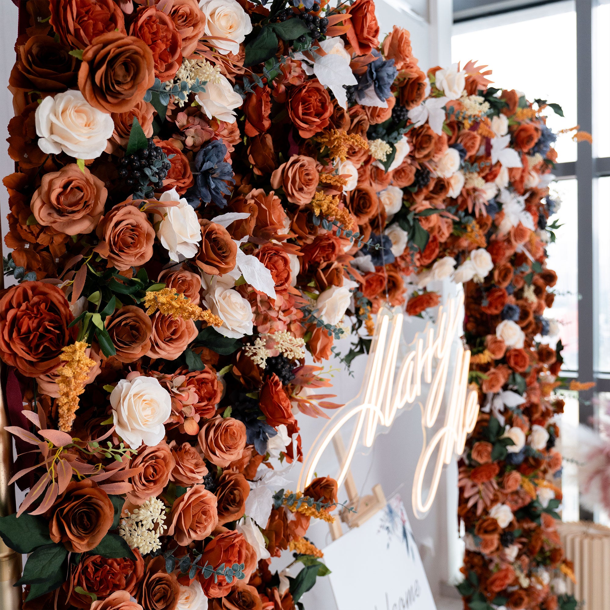 Arche florale élégante en forme de lune pour cérémonie de mariage - Arche de fleurs artificielles pour mariages, événements et occasions spéciales