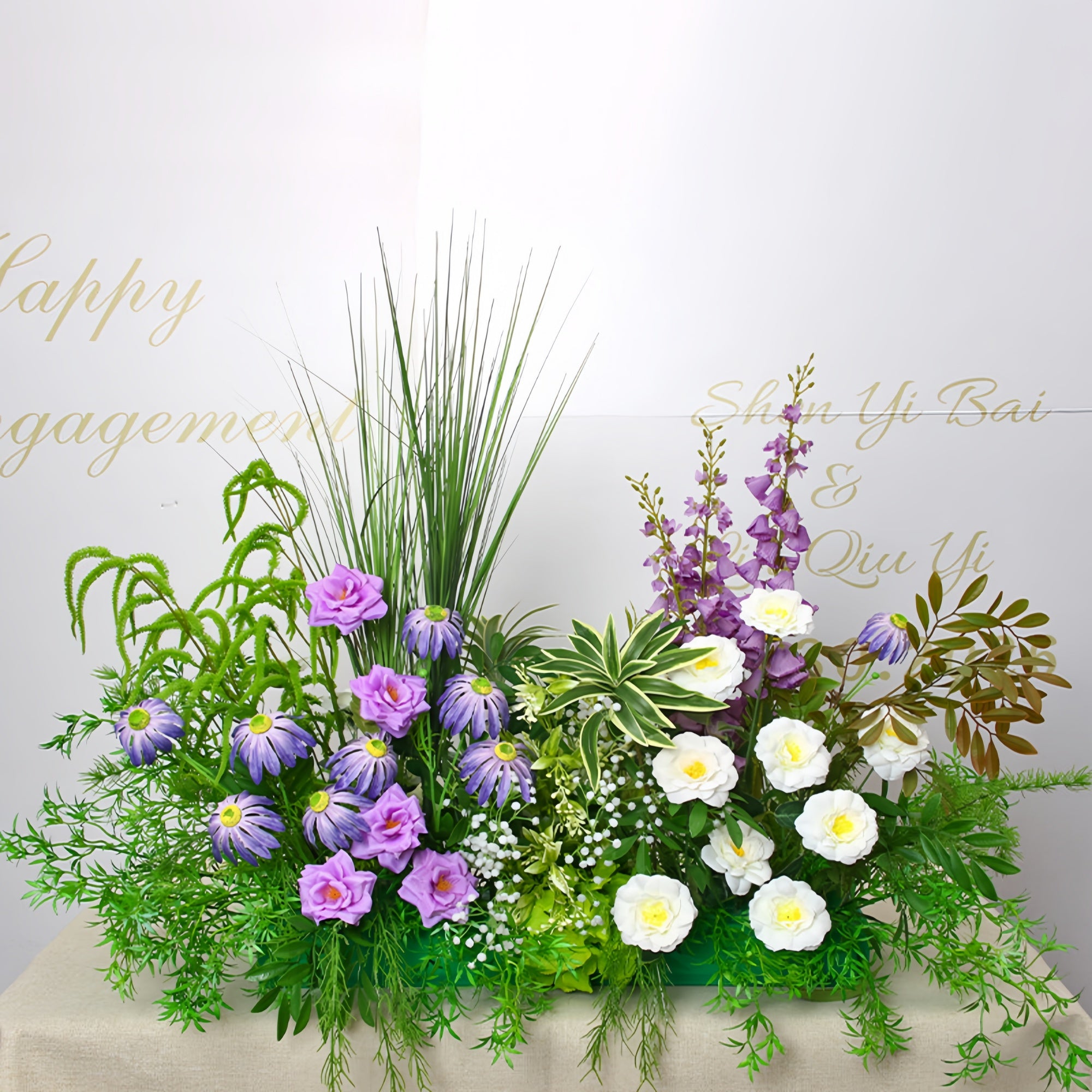 Configuración de flores artificiales inspiradas en la primavera – Conjunto de flores artificiales azules y amarillas para eventos FA-264