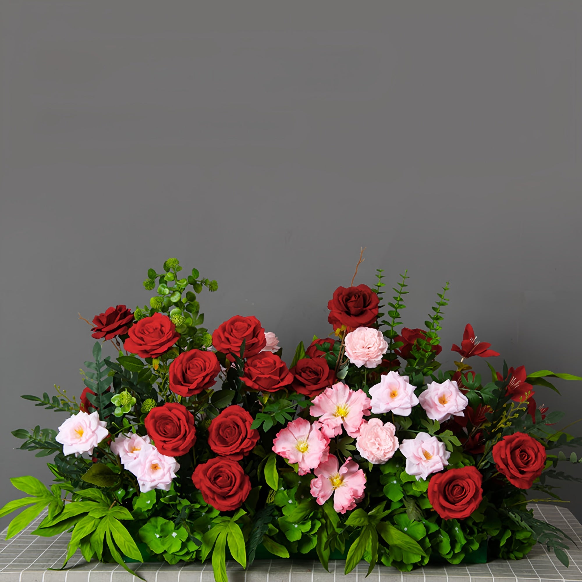 Frühlingsinspiriertes Kunstblumen-Set – Blaues und gelbes Kunstblumen-Set für Veranstaltungen FA-264