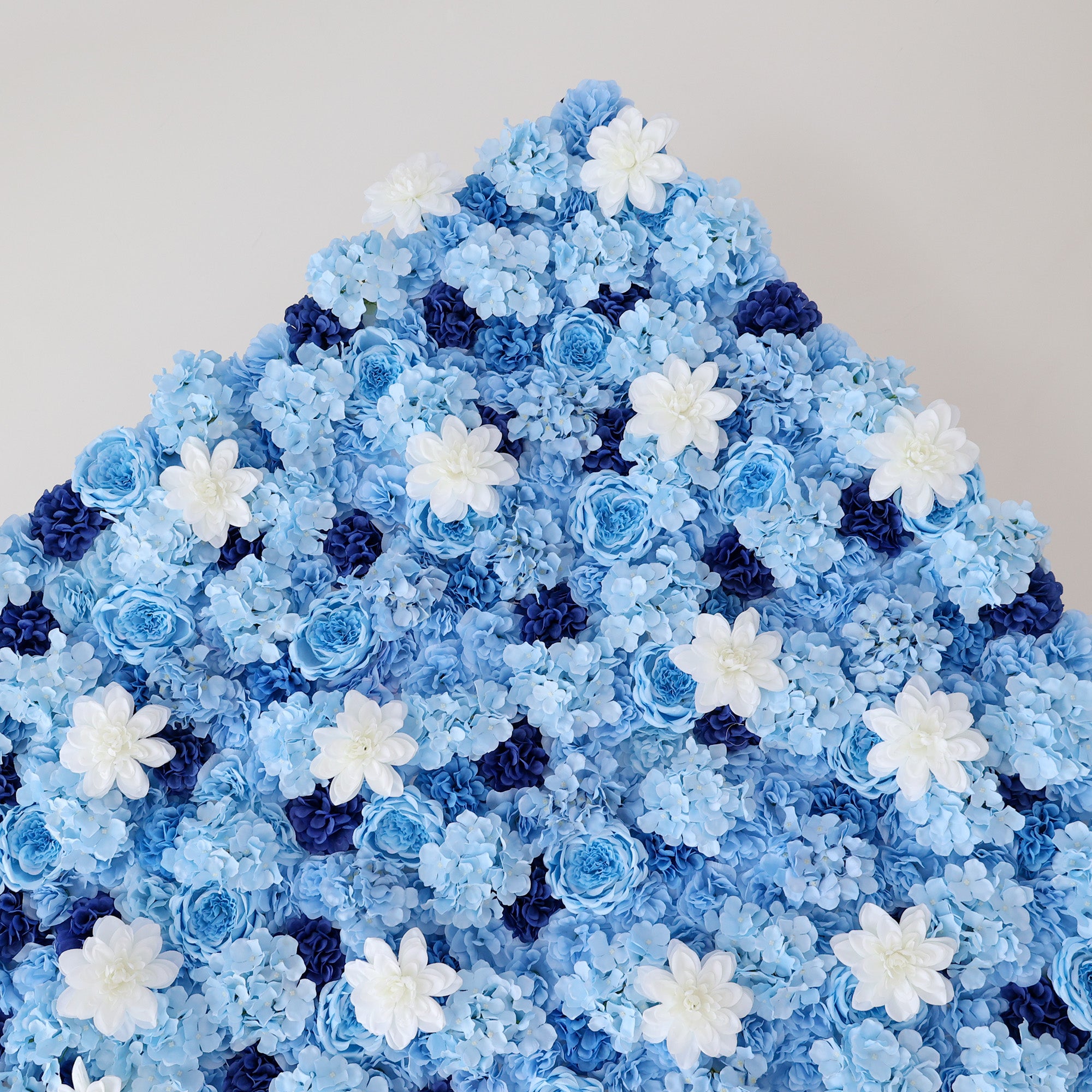 ValarFlower Blue & White Floral Wall: A Serene, Elegant Backdrop for Timeless Events VF-579