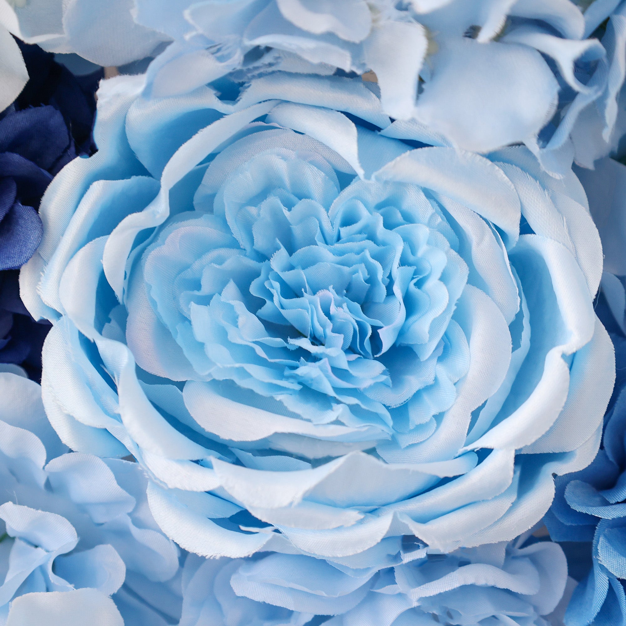ValarFlower Blue & White Floral Wall: A Serene, Elegant Backdrop for Timeless Events VF-579