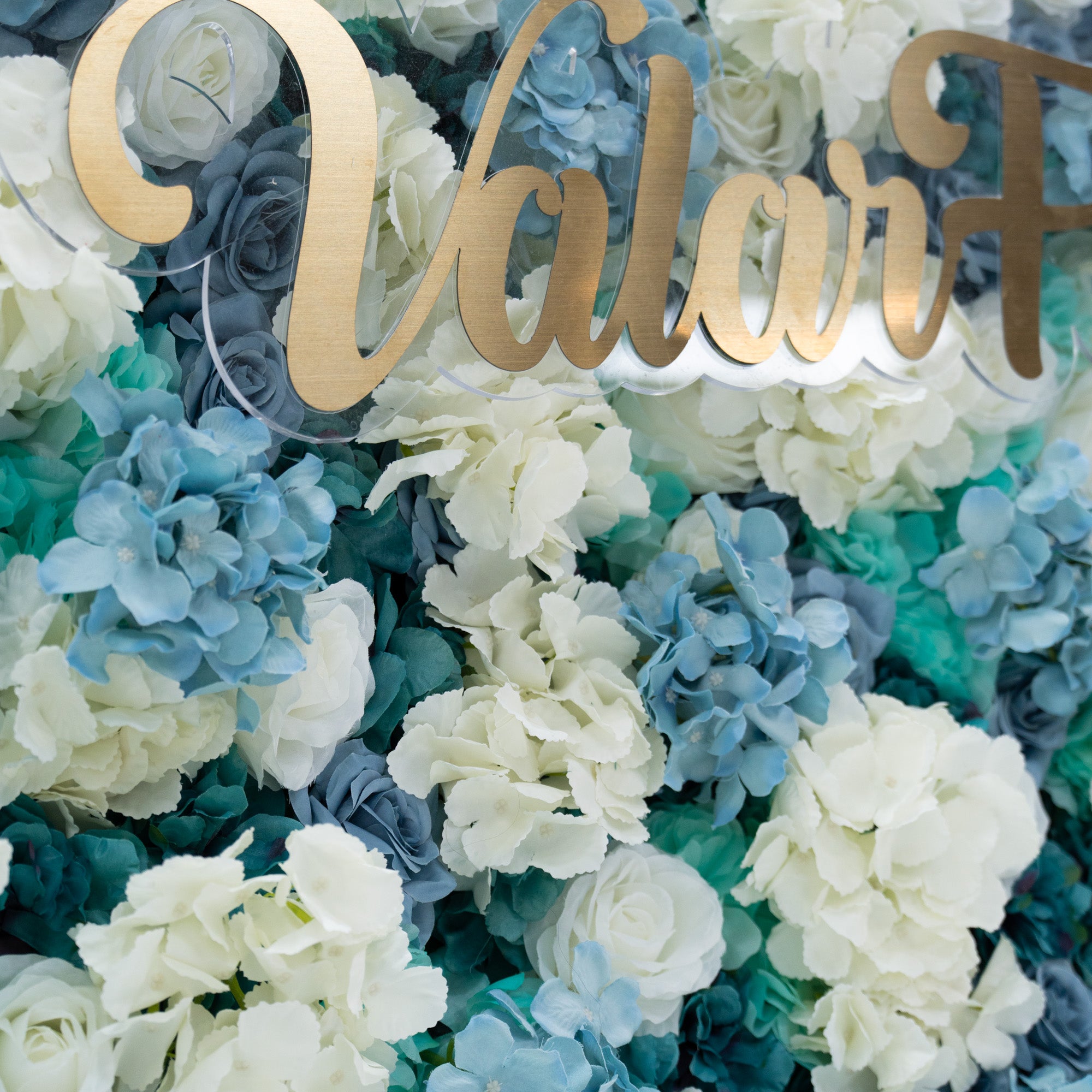 Neuerscheinung: Bezaubernder violettfarbener Kunstblumen-Hintergrund für unvergessliche Events – VF-810