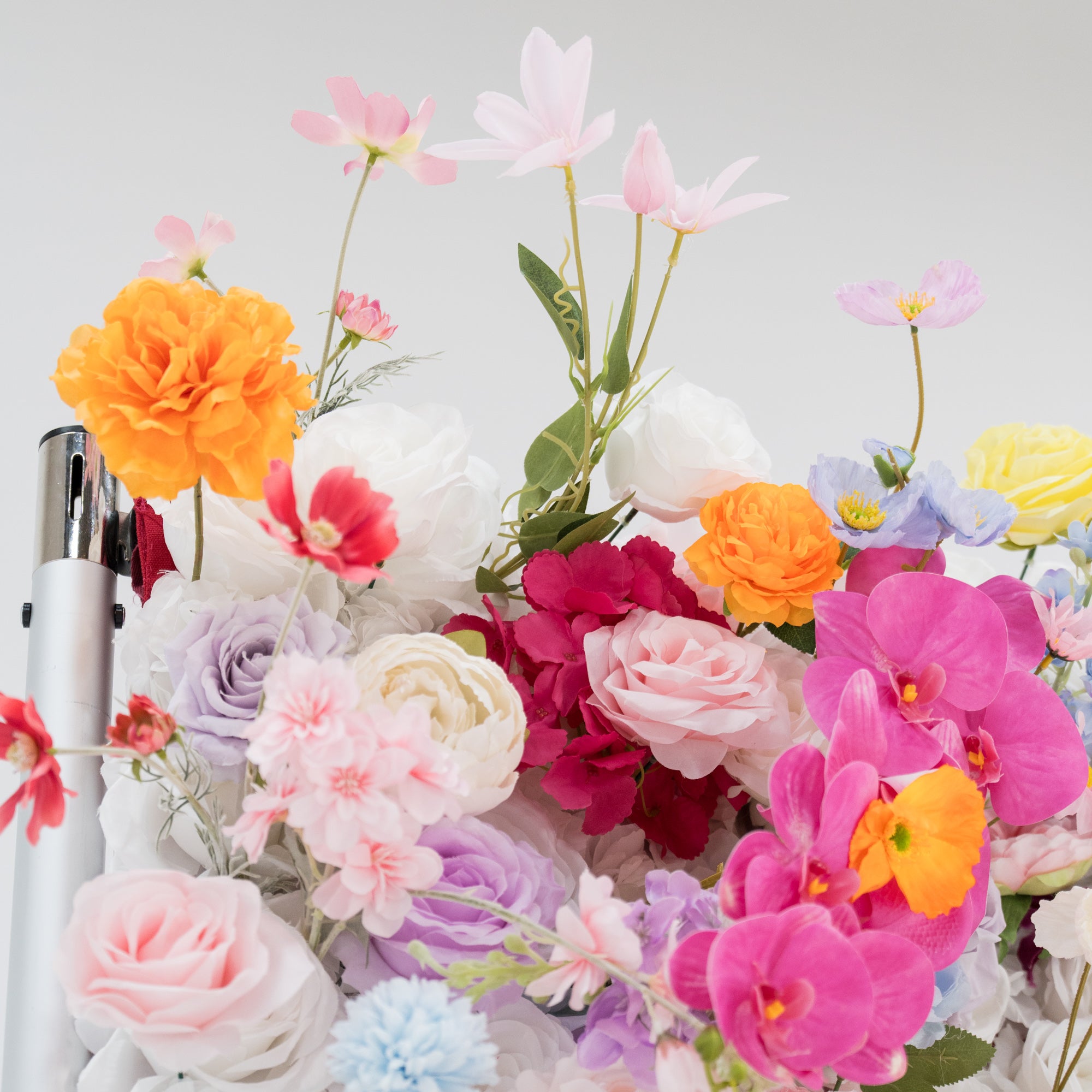 Neuerscheinung: Bezaubernder violettfarbener Kunstblumen-Hintergrund für unvergessliche Events – VF-810