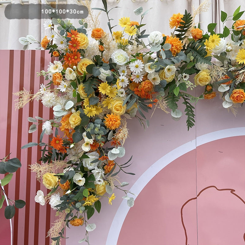 エレガントな青と白の花柄ウェディングアーチ、人工花のアレンジメント