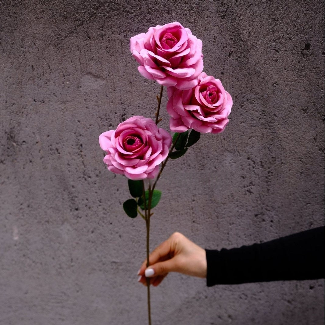 Conjunto de Flores Artificiales Negras y Rosas – Decoración Moderna para Fondo de Fiesta de Cumpleaños con Arreglo Floral Falso FA-255