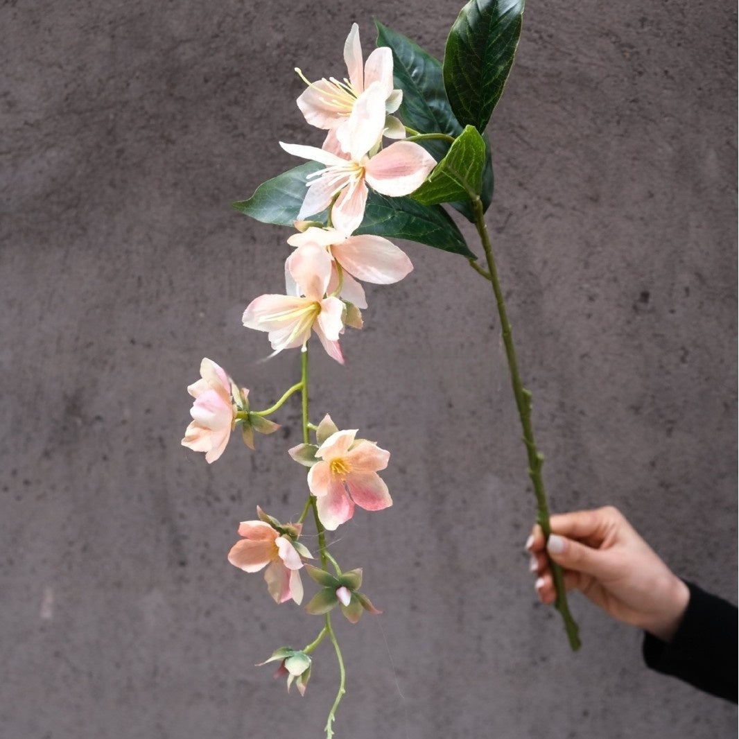 Conjunto de Flores Artificiales Negras y Rosas – Decoración Moderna para Fondo de Fiesta de Cumpleaños con Arreglo Floral Falso FA-255