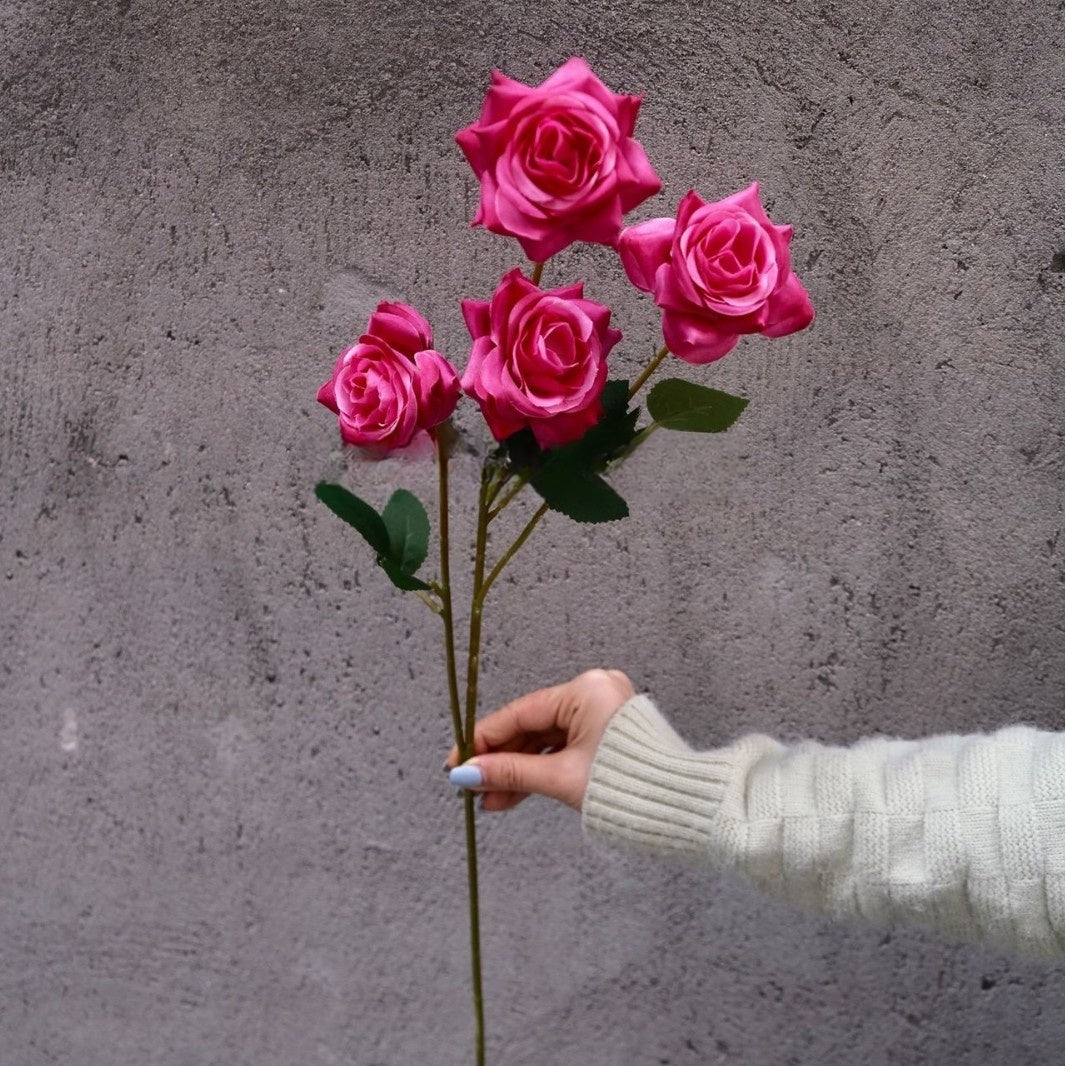 Conjunto de Flores Artificiales Negras y Rosas – Decoración Moderna para Fondo de Fiesta de Cumpleaños con Arreglo Floral Falso FA-255
