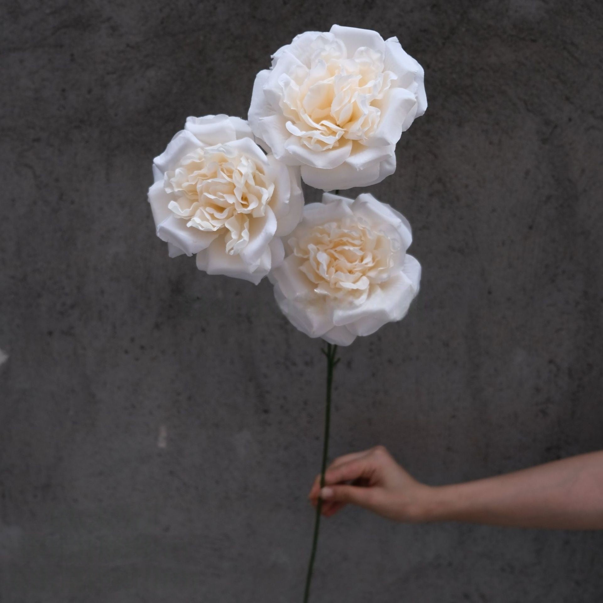 Conjunto de Flores Artificiales Negras y Rosas – Decoración Moderna para Fondo de Fiesta de Cumpleaños con Arreglo Floral Falso FA-255
