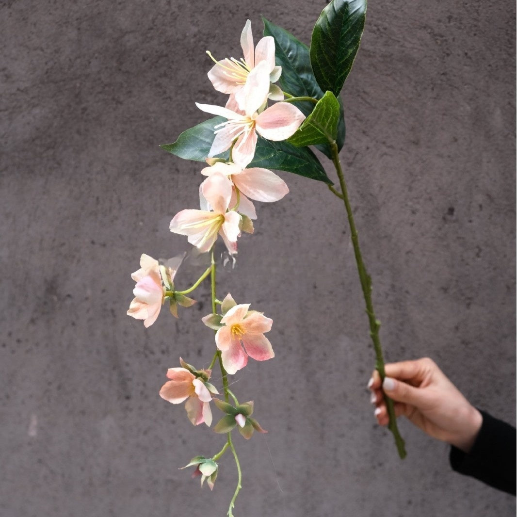 Conjunto de Flores Artificiales Negras y Rosas – Decoración Moderna para Fondo de Fiesta de Cumpleaños con Arreglo Floral Falso FA-255