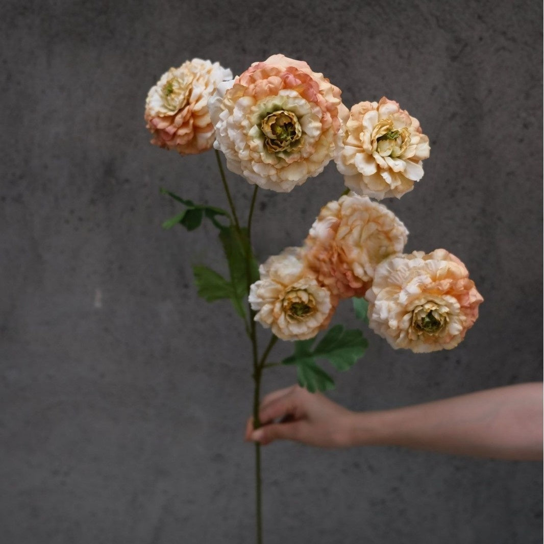 Conjunto de Flores Artificiales Negras y Rosas – Decoración Moderna para Fondo de Fiesta de Cumpleaños con Arreglo Floral Falso FA-255