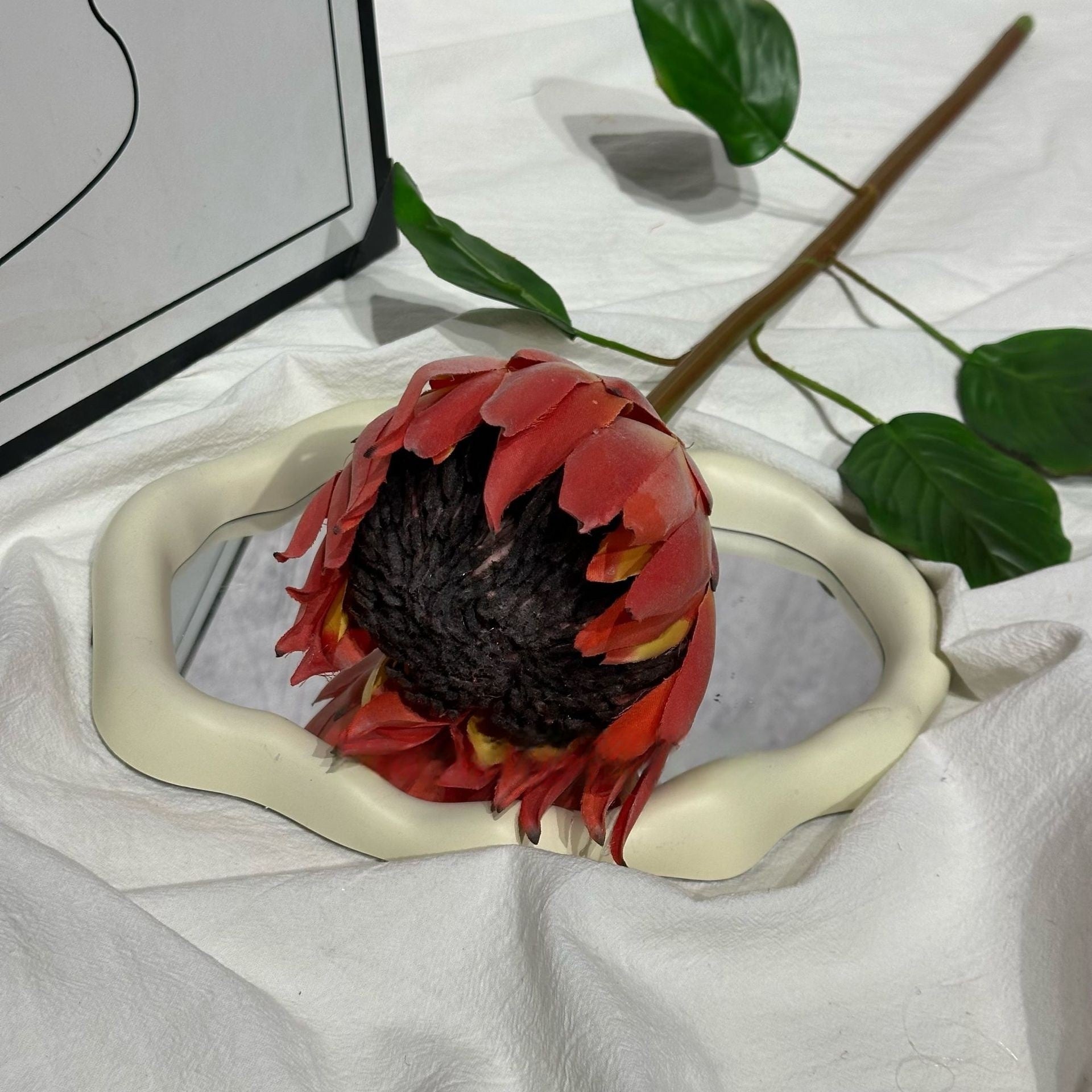 Conjunto de Flores Artificiales Negras y Rosas – Decoración Moderna para Fondo de Fiesta de Cumpleaños con Arreglo Floral Falso FA-255