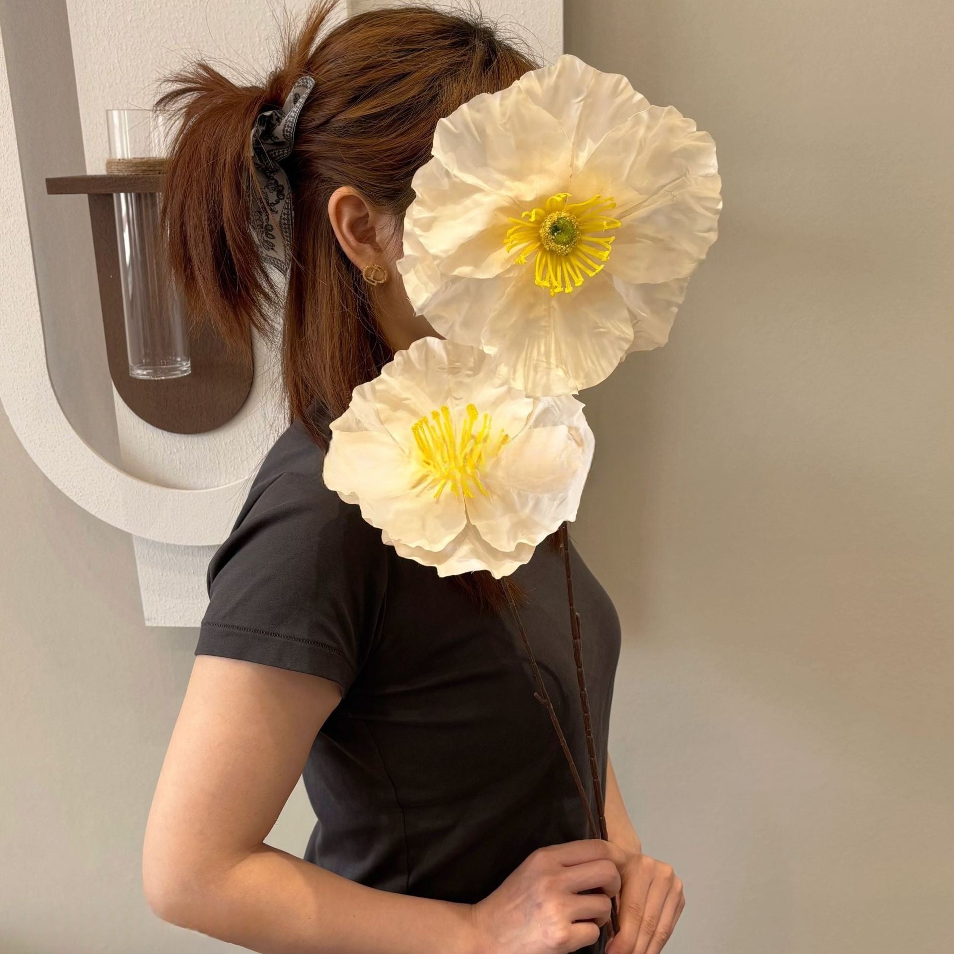 Conjunto de Flores Artificiales Negras y Rosas – Decoración Moderna para Fondo de Fiesta de Cumpleaños con Arreglo Floral Falso FA-255
