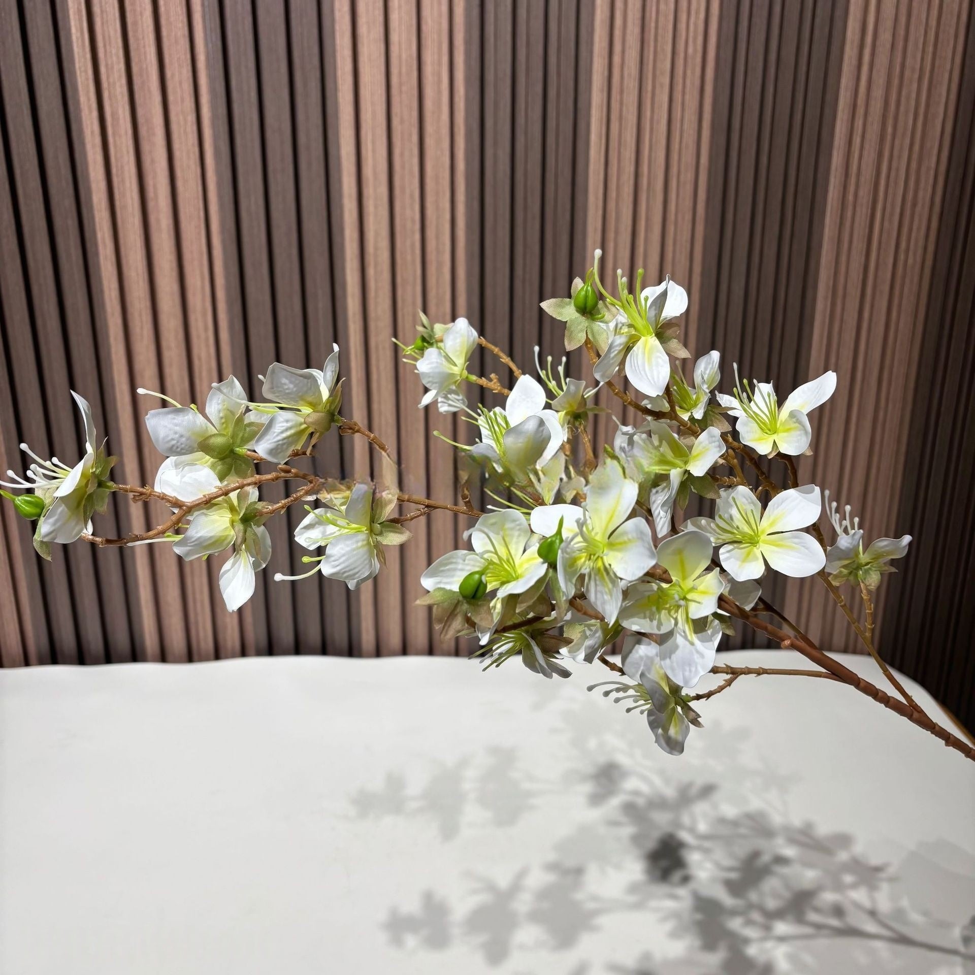 Schwarz-rosa Kunstblumen-Set – Moderne Geburtstagsparty-Hintergrunddekoration mit Kunstblumenarrangement FA-255