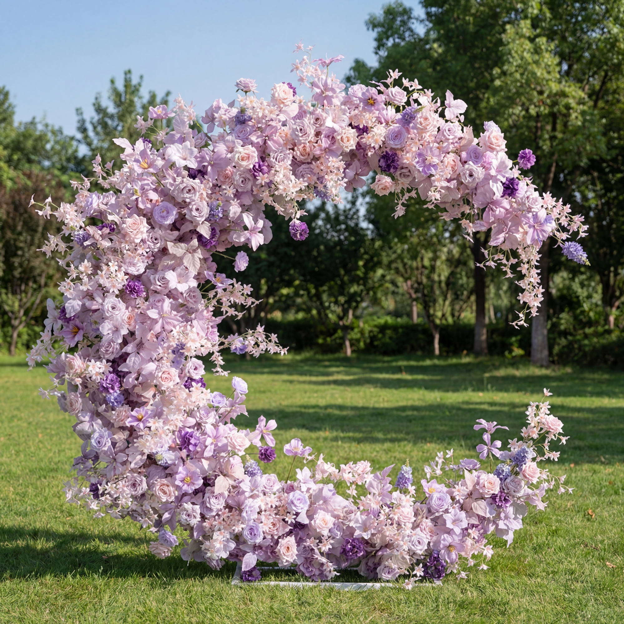 우아한 달 모양 결혼식 꽃 아치 - 결혼식, 행사 및 특별 행사를 위한 인공 꽃 아치