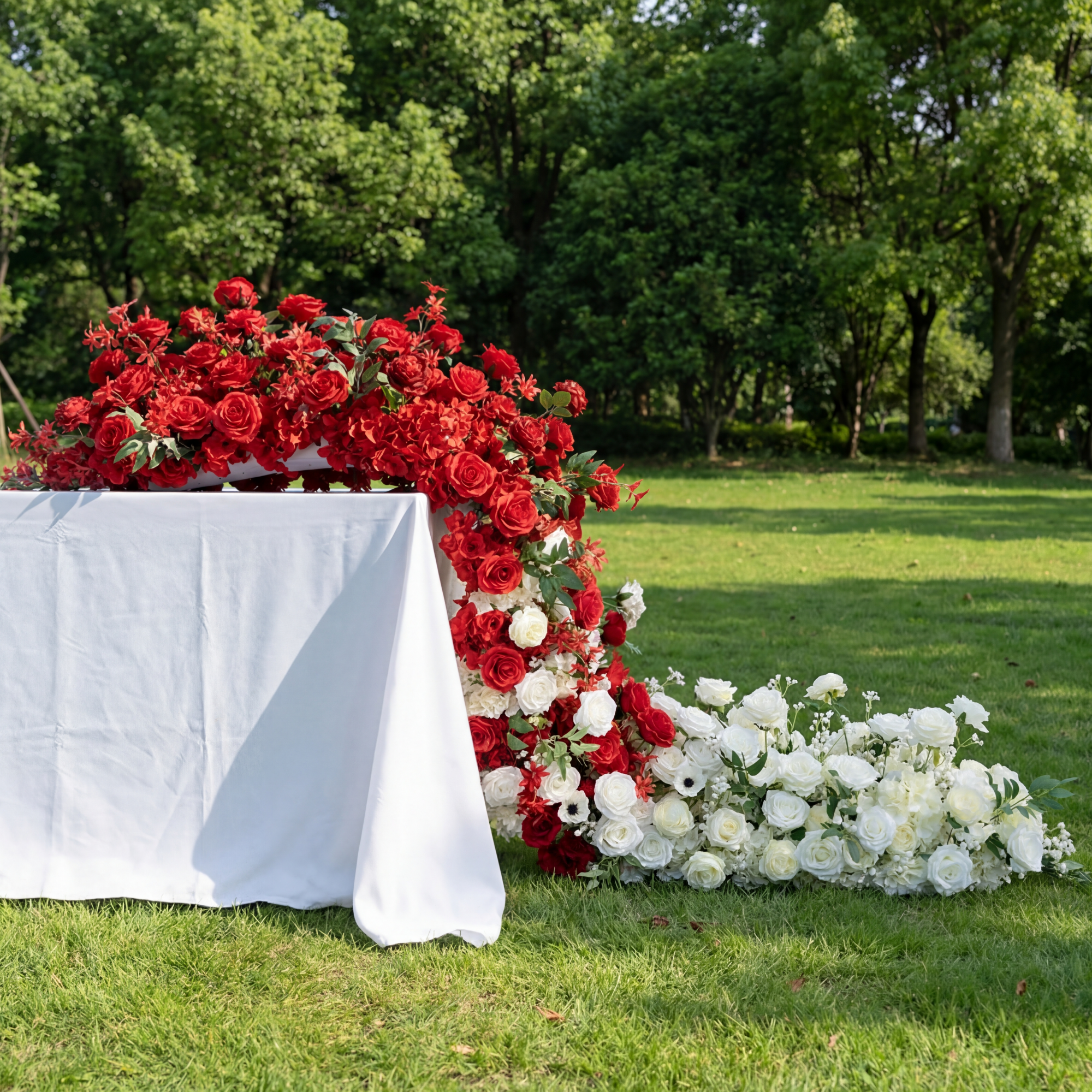 우아한 빨간색과 흰색 꽃 무늬 웨딩 테이블 러너, 인조 꽃 장식, 리셉션 장식 및 이벤트 디스플레이 FA-222