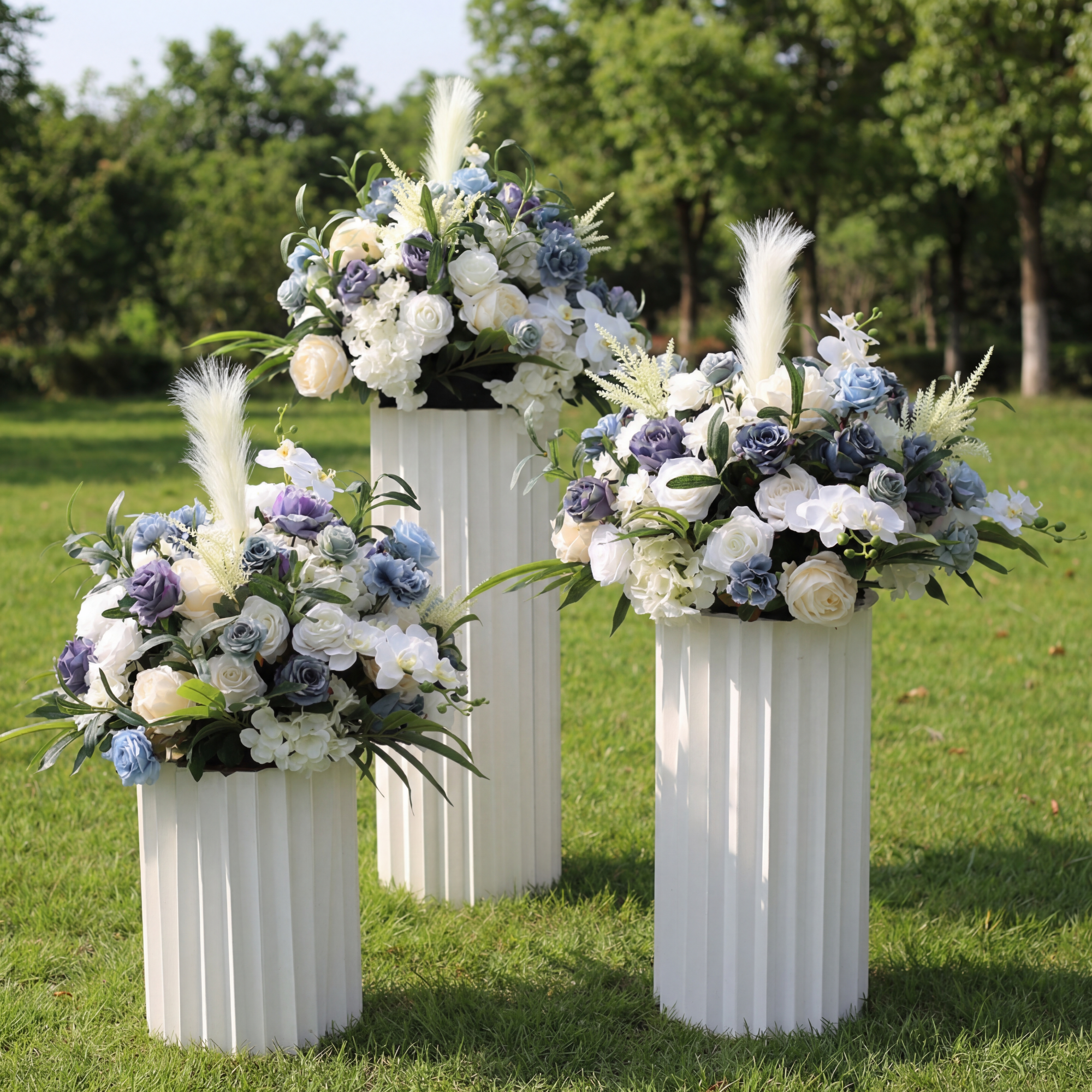 Staubblaue und weiße Blumen-Mittelstücke, künstliche Blumenarrangements, Hochzeitstischdekoration &amp; Event-Display FB-101