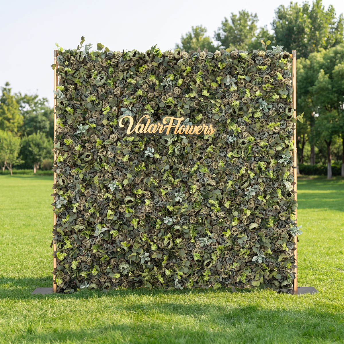 Valar Flower Bosque Encantado – Una Mezcla Densa de Vegetación Variada con Sutiles Acentos Blancos – Una Pared Verde Ideal VF-222-3