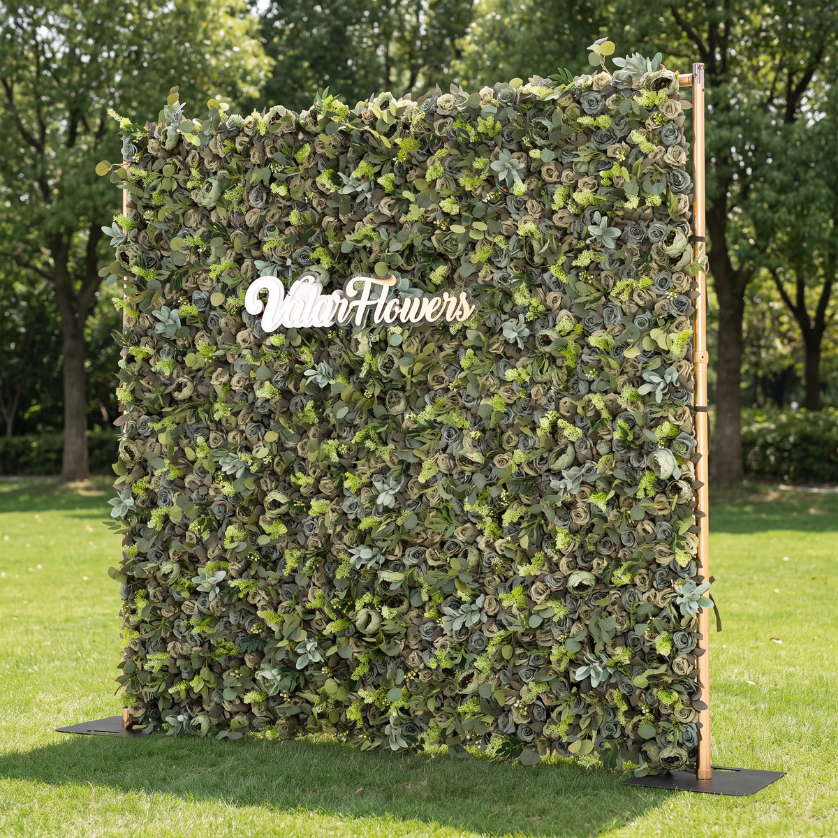 Valar Flower Bosque Encantado – Una Mezcla Densa de Vegetación Variada con Sutiles Acentos Blancos – Una Pared Verde Ideal VF-222-3