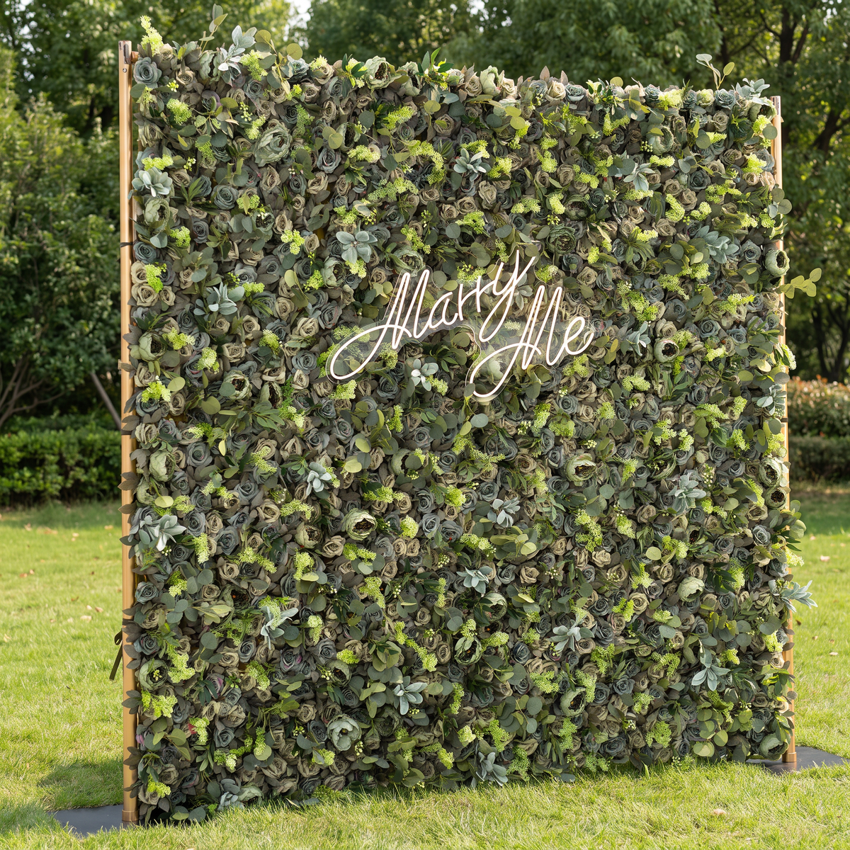 Valar Flower Bosque Encantado – Una Mezcla Densa de Vegetación Variada con Sutiles Acentos Blancos – Una Pared Verde Ideal VF-222-3
