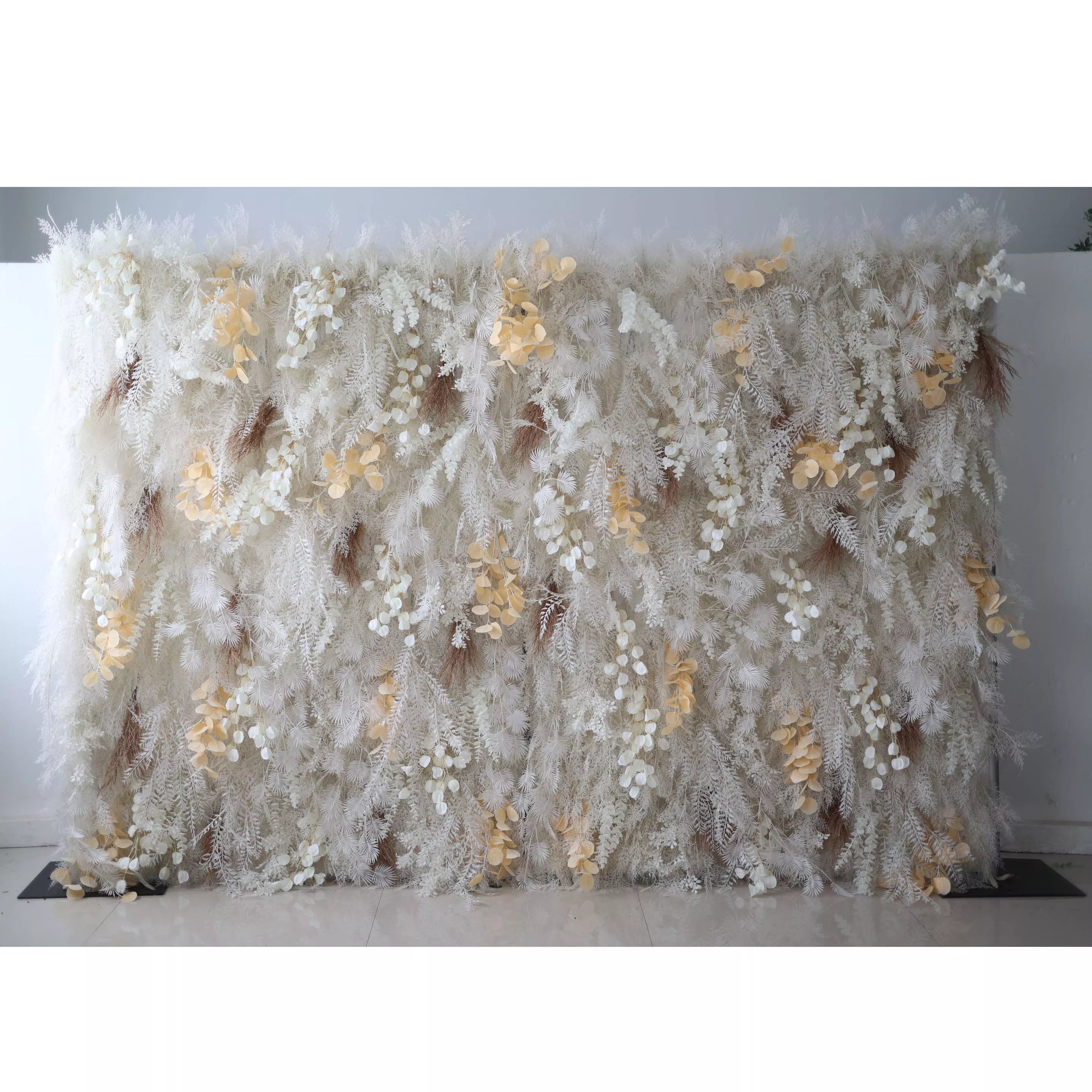Valar Flower dévoile : Le paysage de neige enchanté – Un majestueux mur de fleurs en tissu artificiel composé de blancs hivernaux et de fleurs dorées-VF-208 