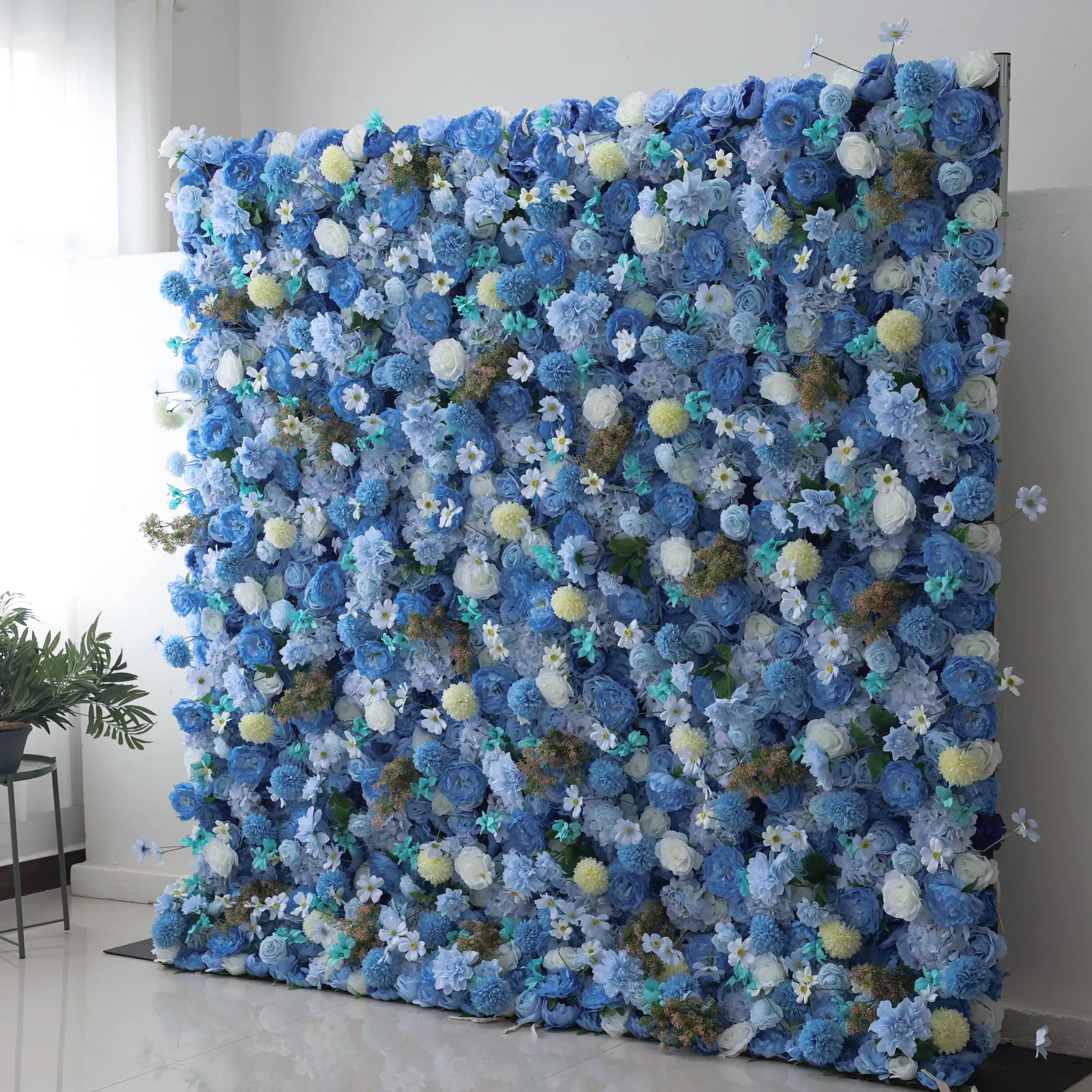 Valar Flowers' Azure Harmony: A mesmerizing blend of deep blue and pale yellow blooms, mirroring serene oceanic vistas. Perfect for events and calm interiors.