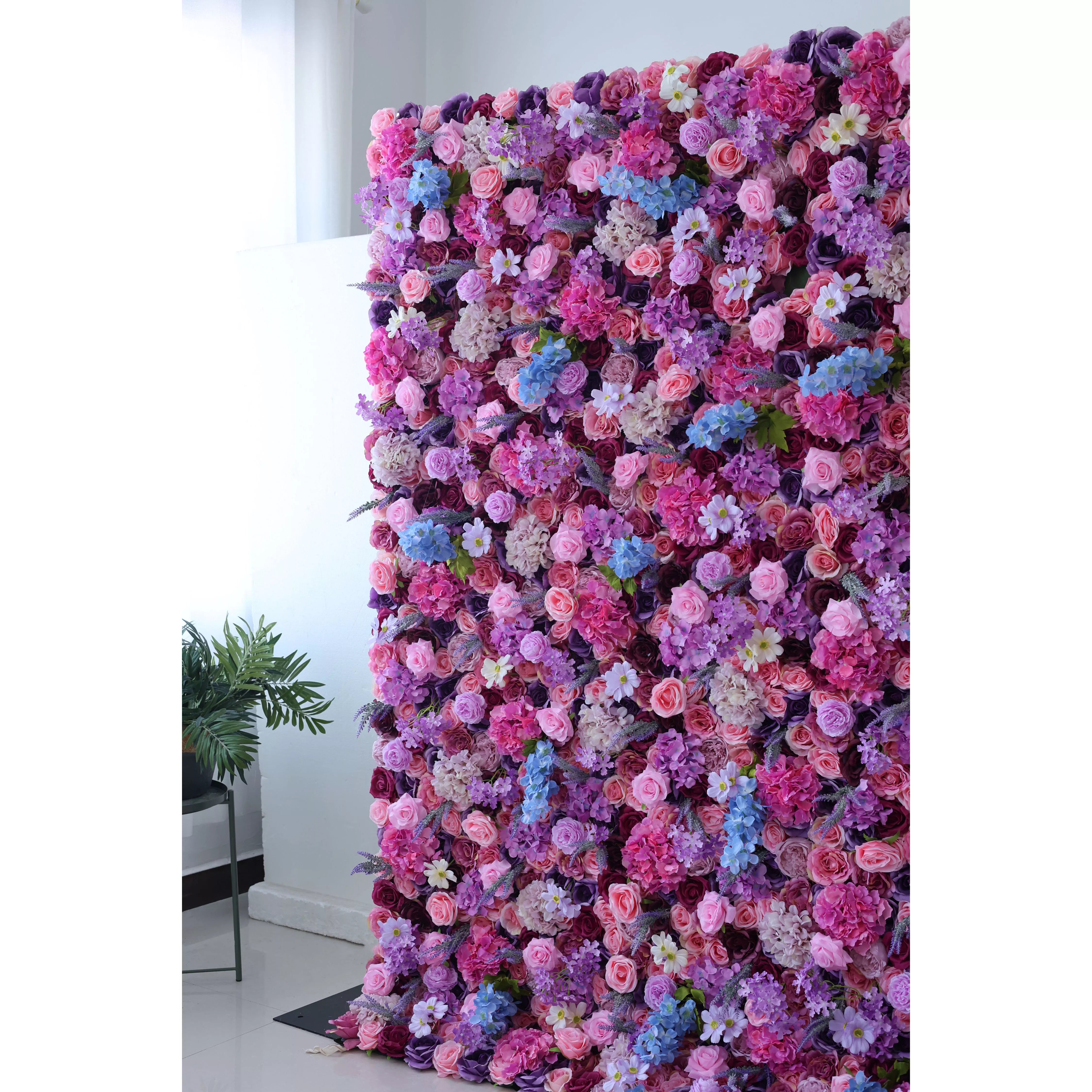 ValarFlowers Toile de fond murale florale artificielle : mélange magenta fascinant – Plongez dans un délice de rêve de violets et de roses-VF-246