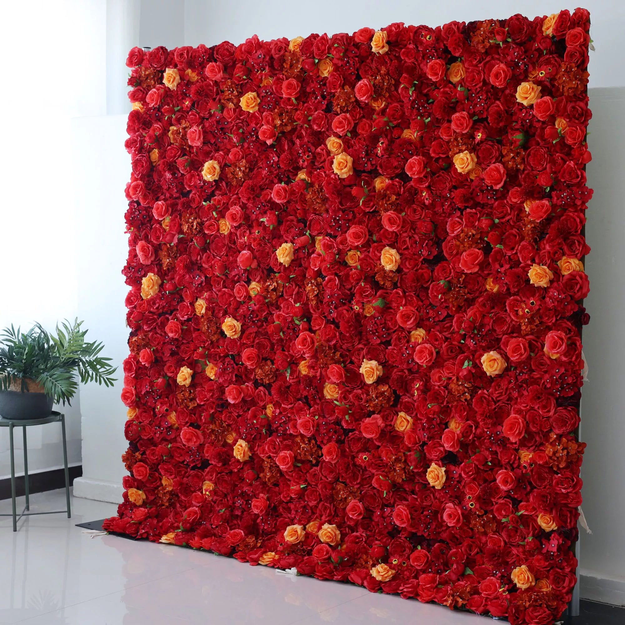خلفية جدارية زهور زهور اصطناعية: تألق أحمر مشع-قمة الزهور العاطفية