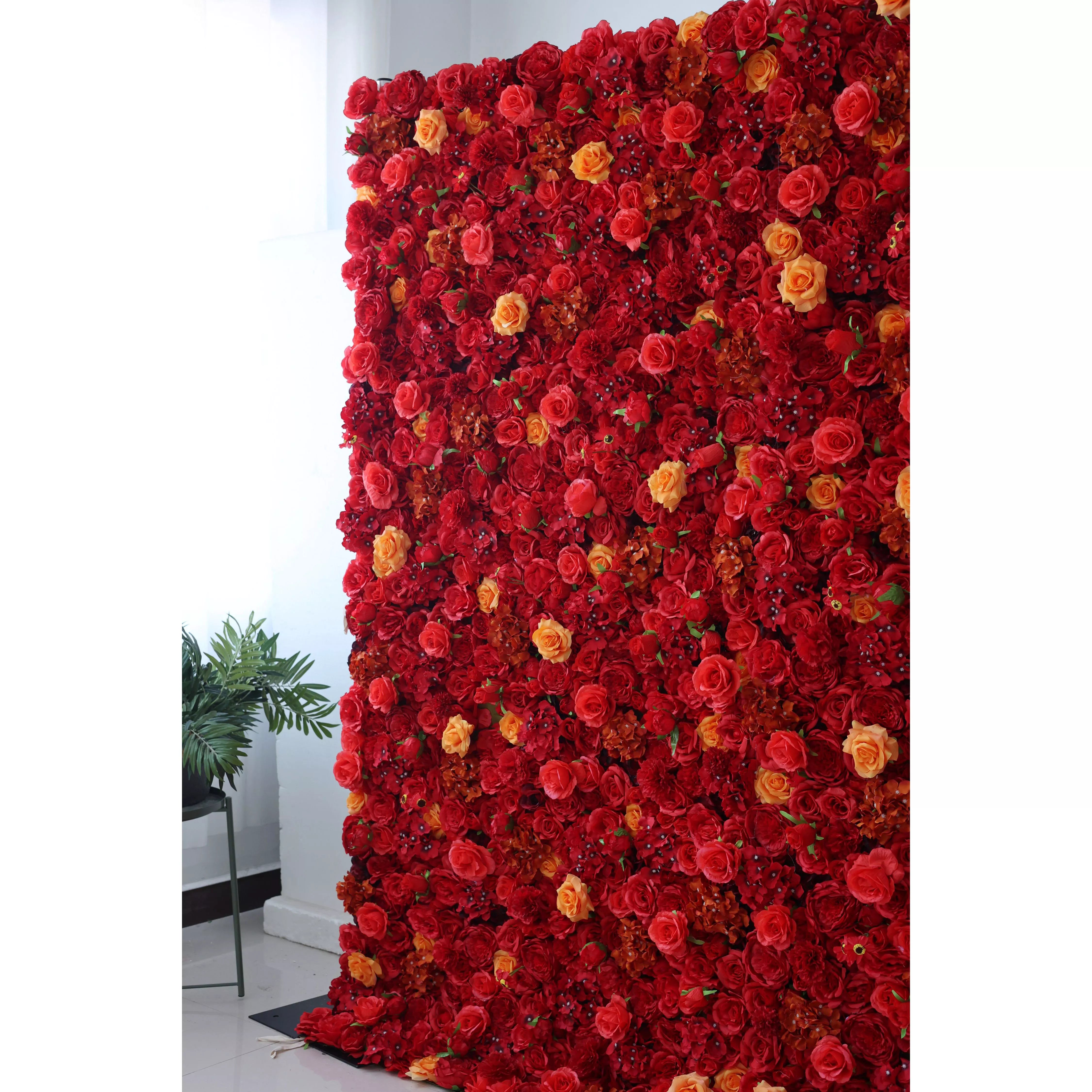 ValarFlowers Toile de fond murale florale artificielle : resplendissement rouge radieux – Le summum passionné de l'élégance florale - VF-245
