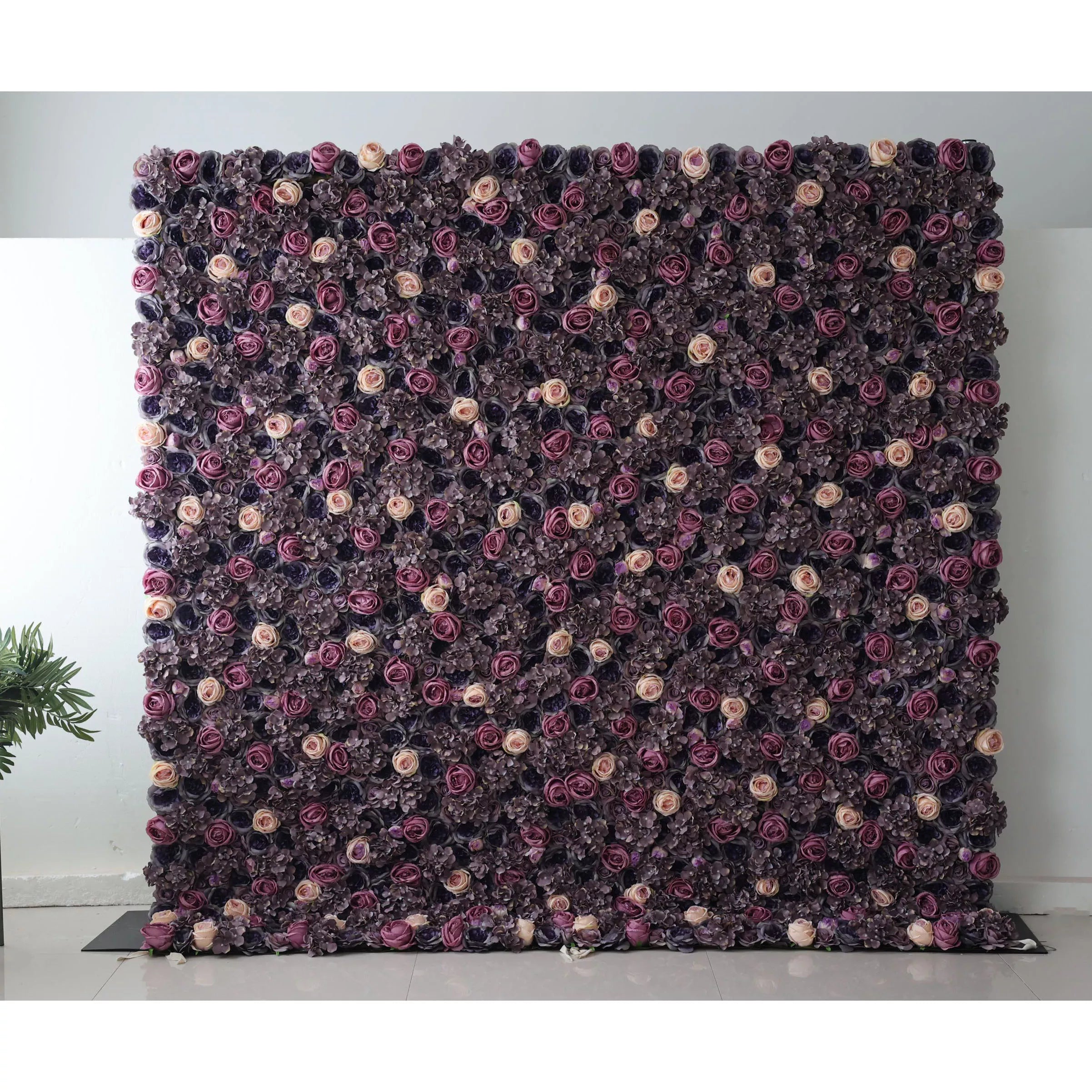 خلفية جدارية زهور زهور اصطناعية: ورود ملكي ريفيري-متاهة فاخرة من اللافندر وزهرة أرجواني