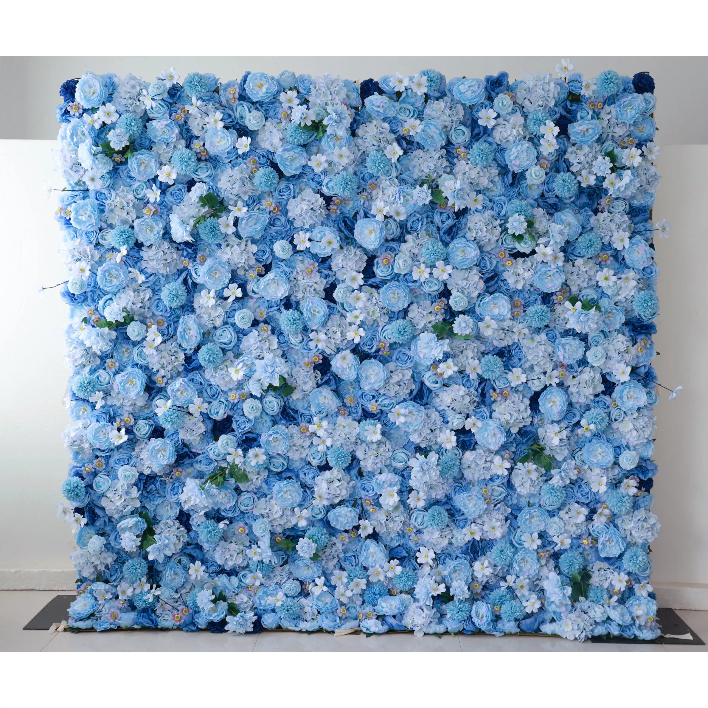 Valar Flowers présente : Azure Blooms Gala – Un mélange enchanteur de fleurs en tissu bleu ciel et blanc nacré – Présentoir floral de premier ordre pour les fêtes d'été, les célébrations et les décorations d'intérieur modernes-VF-219-4