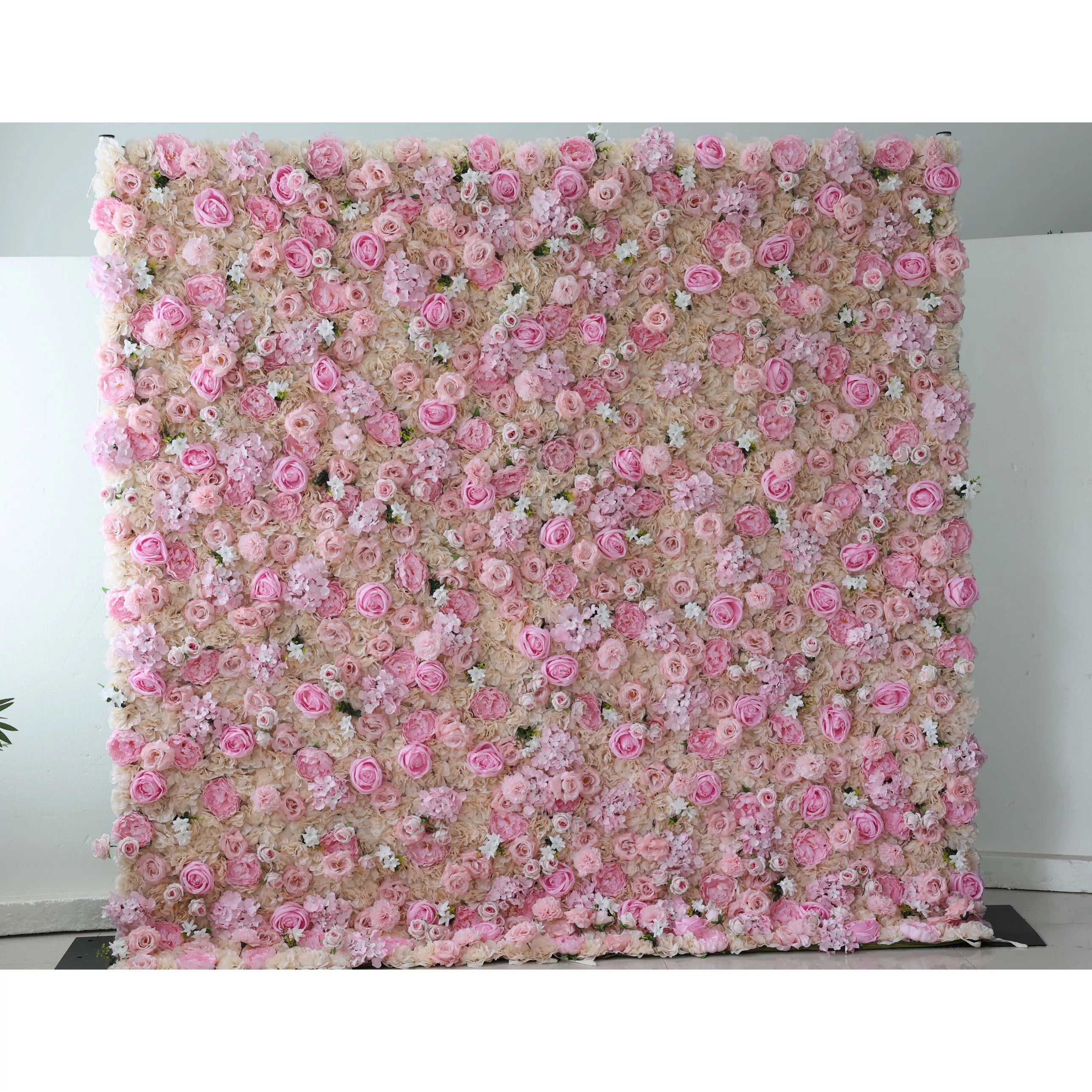 خلفية جدار زهور اصطناعية من Valarar: خلفية جدار أزهار نعيم زهور صناعية: وردة وردية ساحره