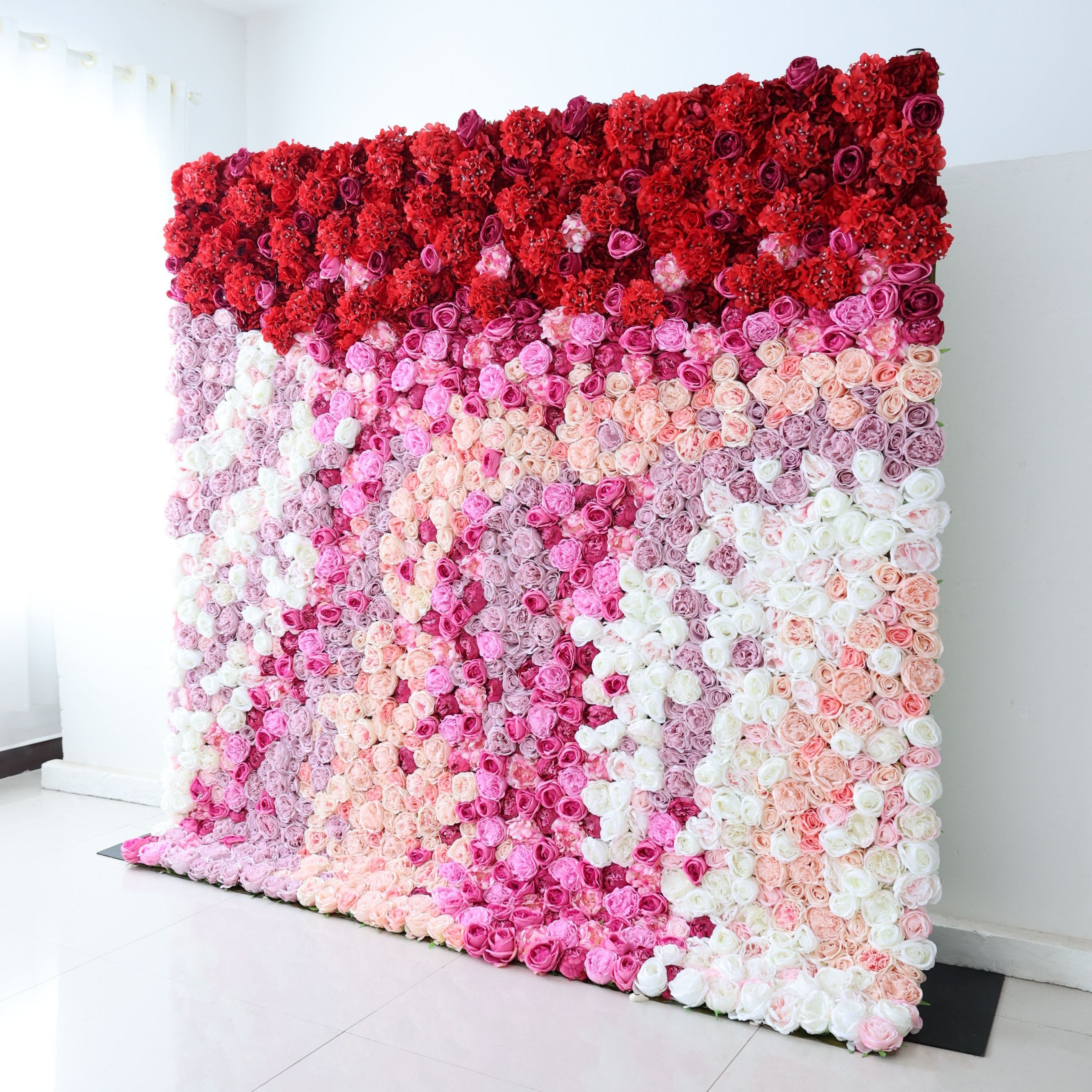 Valar Flowers Roll Up Tissu Artificiel Rouge à Rose Blanc Dégradé Fleur Mur Toile de Fond de Mariage, Décor de Fête Florale, Photographie d'Événement-VF-353 