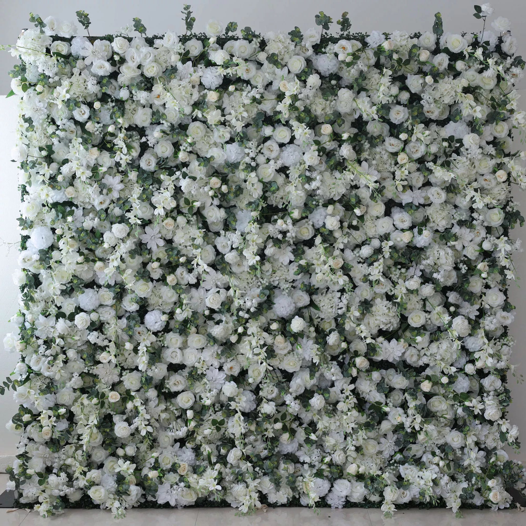Valar Flowers Mur floral blanc éthéré avec des accents verts doux : parfait pour les événements et célébrations élégants-VF-201