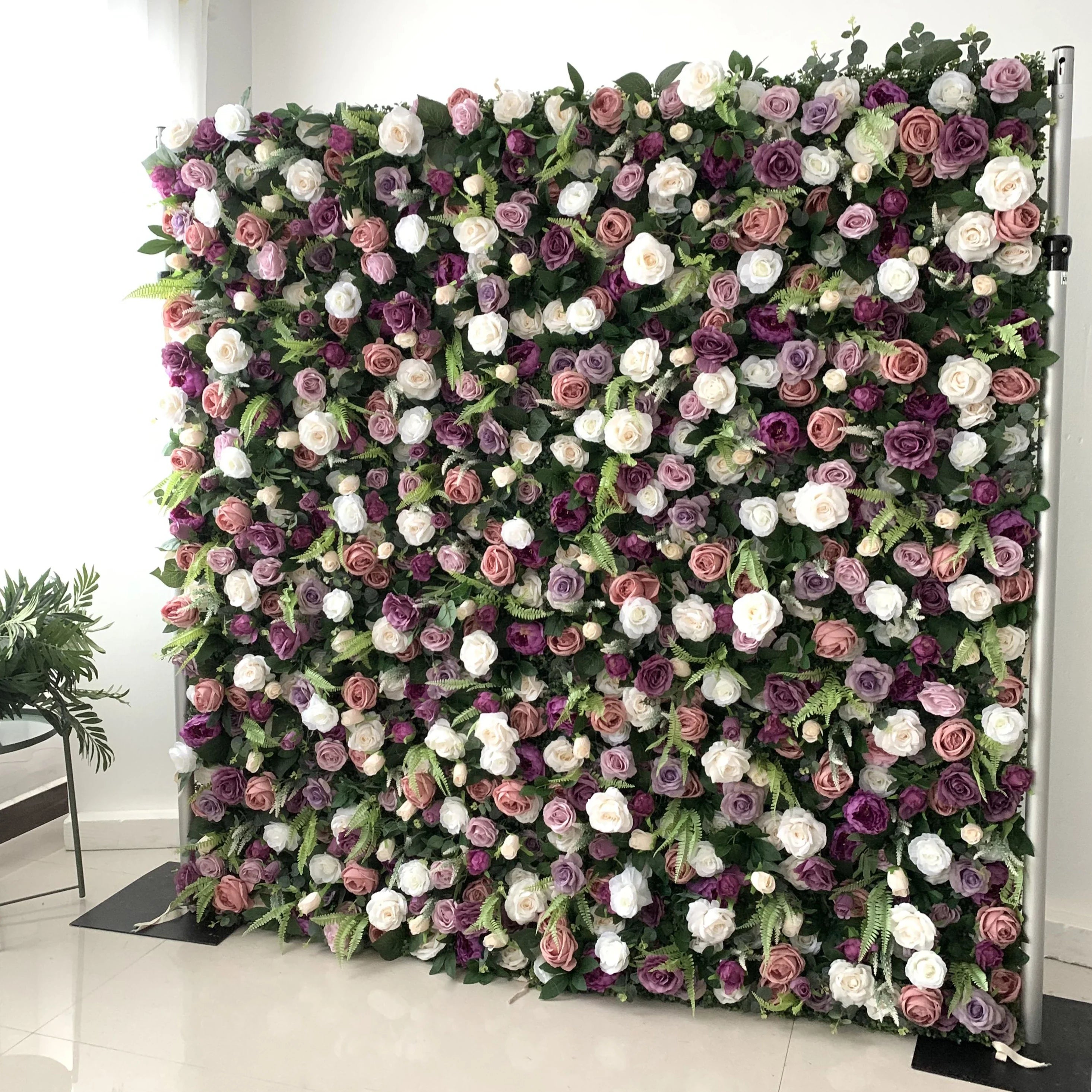 Magnifique mur de fleurs artificielles en tissu enroulé 3D magenta et rose – Parfait pour les mariages en forêt, les événements et la décoration de la maison - VF-154 